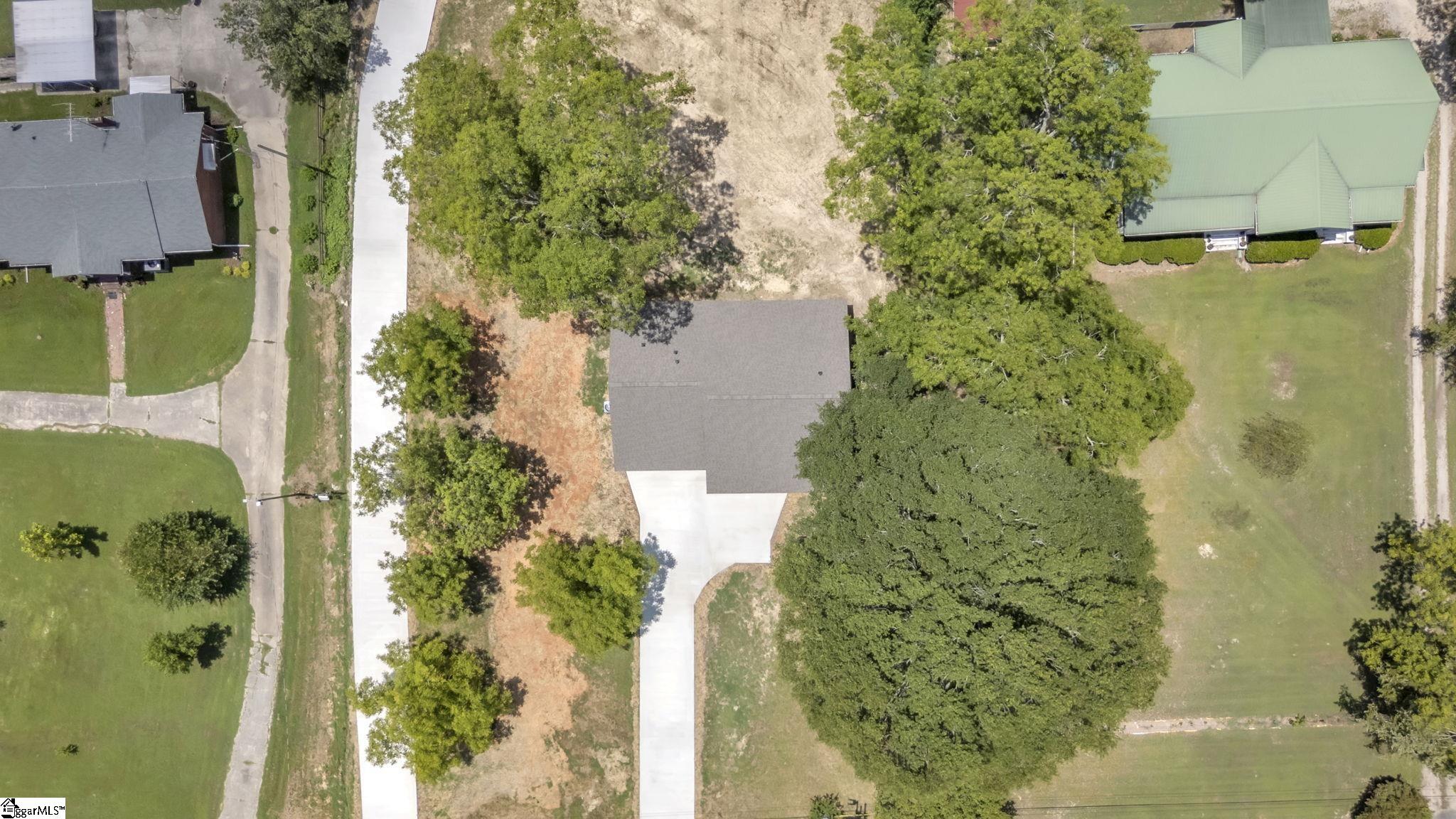 5126 N Old Laurens Road Gray Court, SC 29645