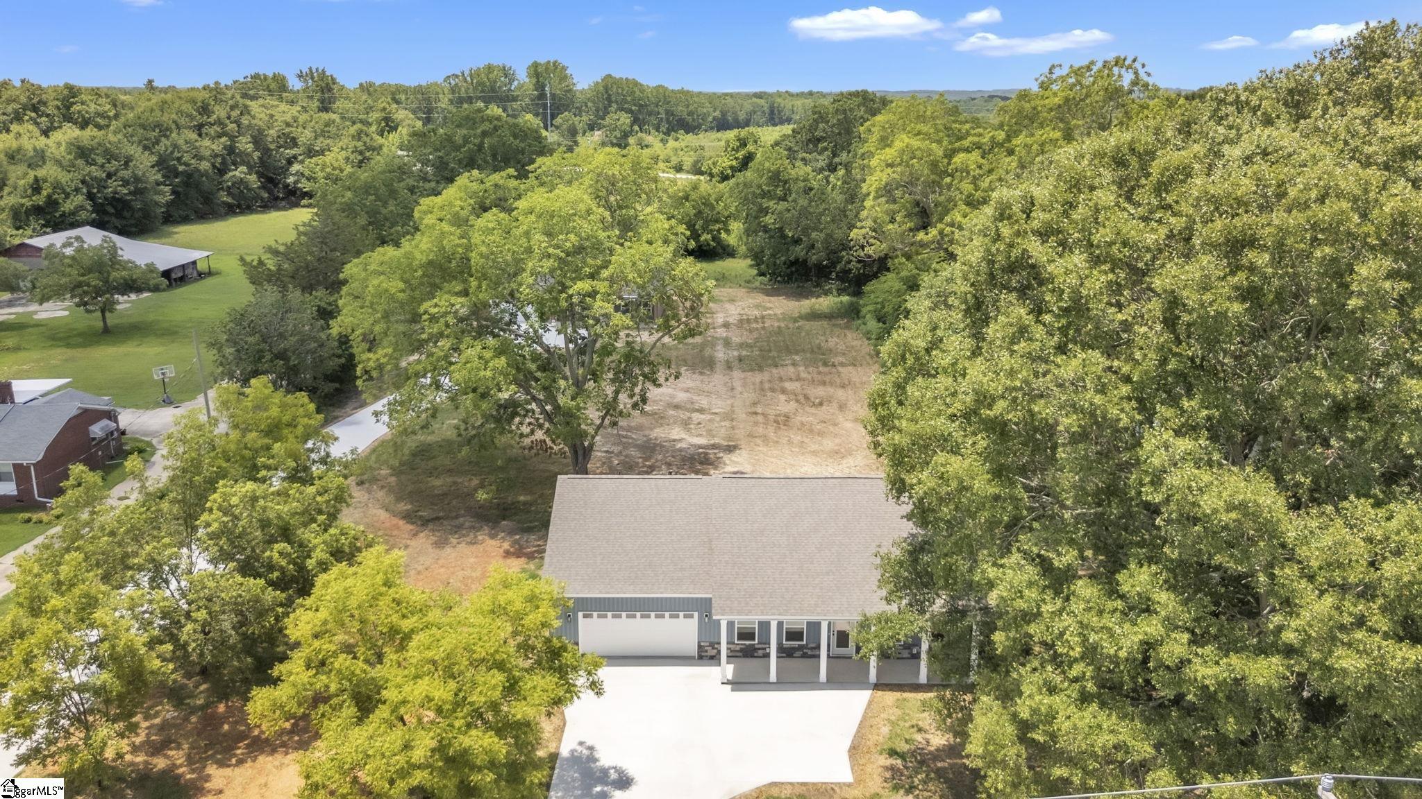 5126 N Old Laurens Road Gray Court, SC 29645