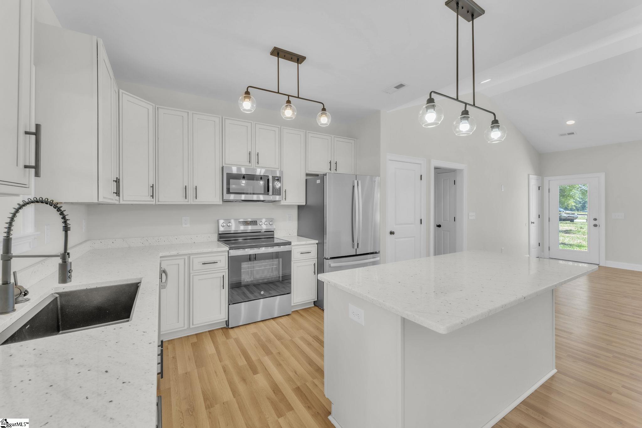 5126 N Old Laurens Road Gray Court, SC 29645