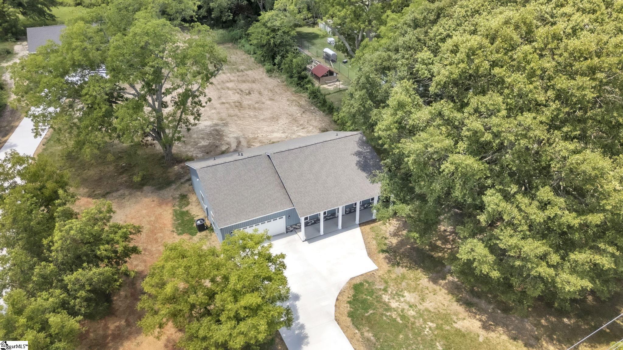 5126 N Old Laurens Road Gray Court, SC 29645