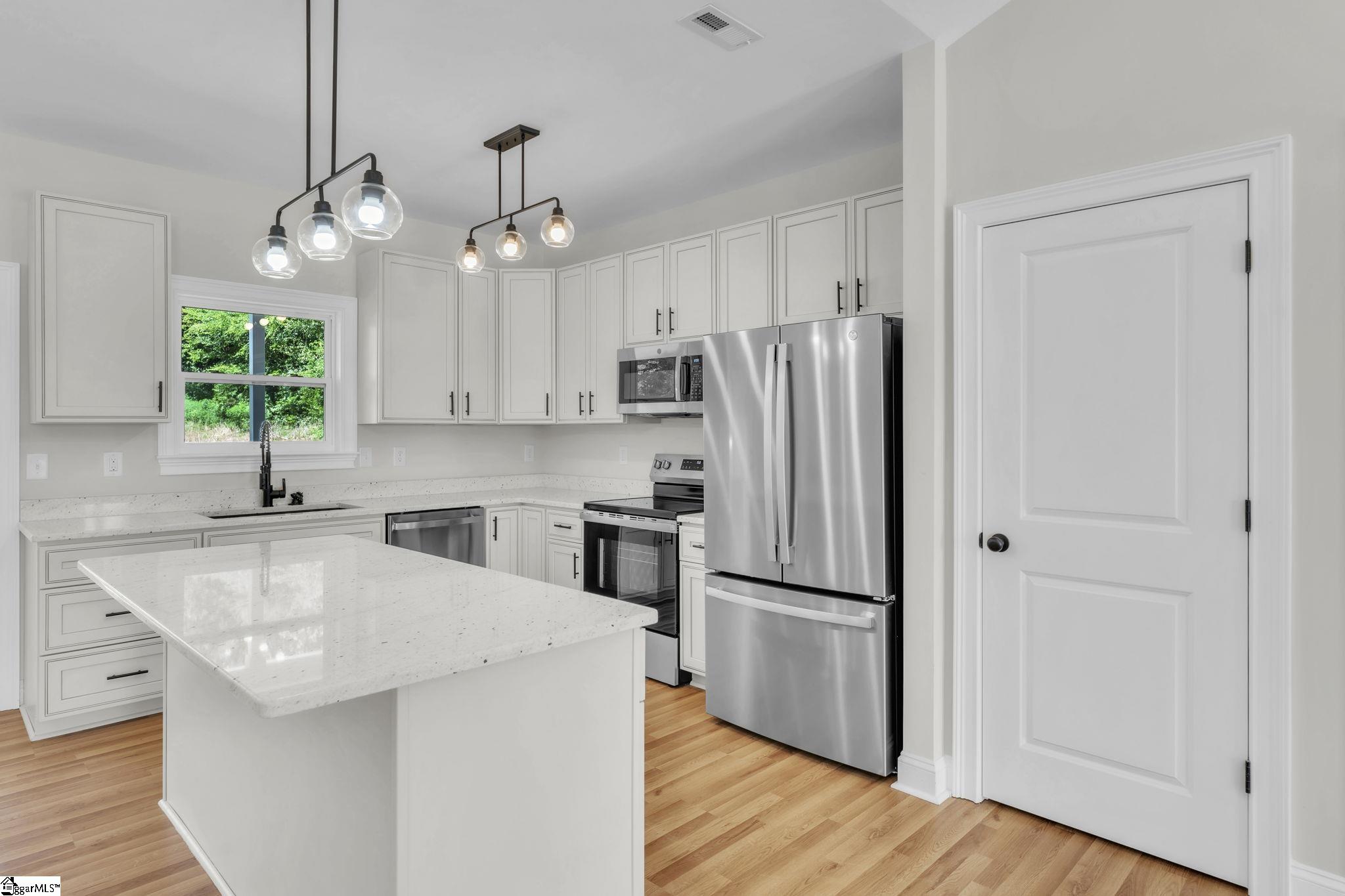5126 N Old Laurens Road Gray Court, SC 29645
