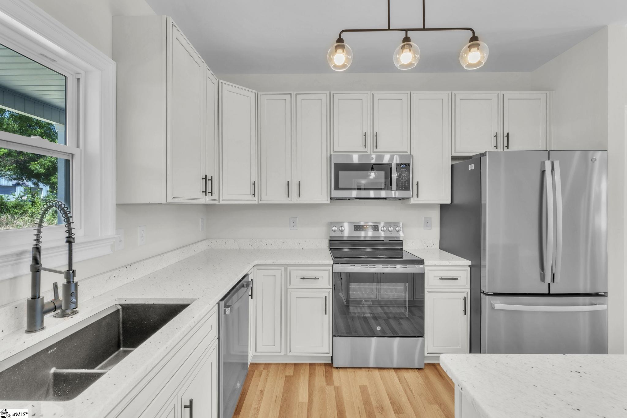 5126 N Old Laurens Road Gray Court, SC 29645