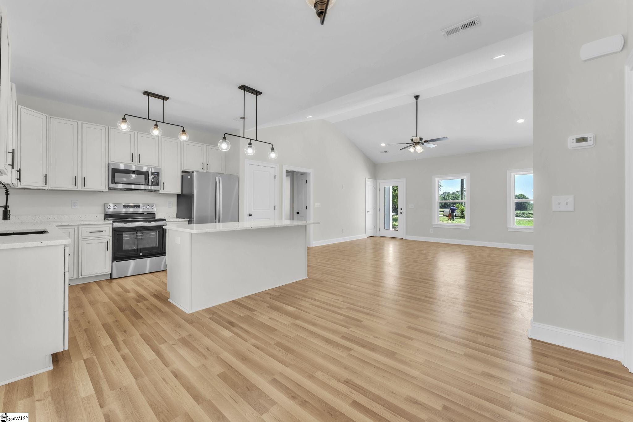 5126 N Old Laurens Road Gray Court, SC 29645