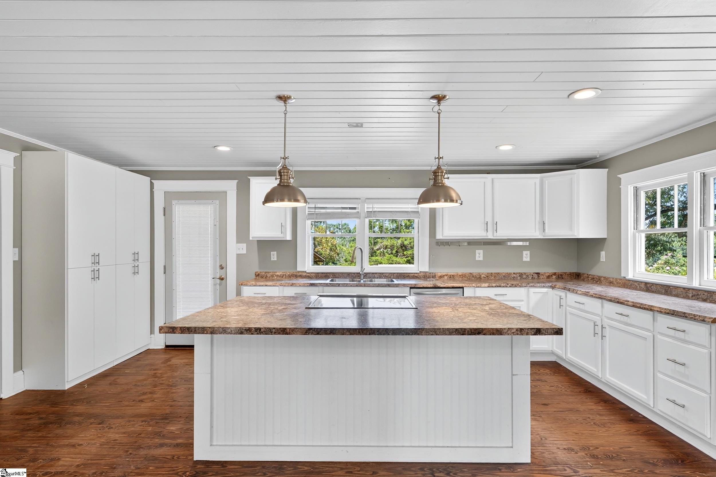 4891 S Main Street Cowpens, SC 29330