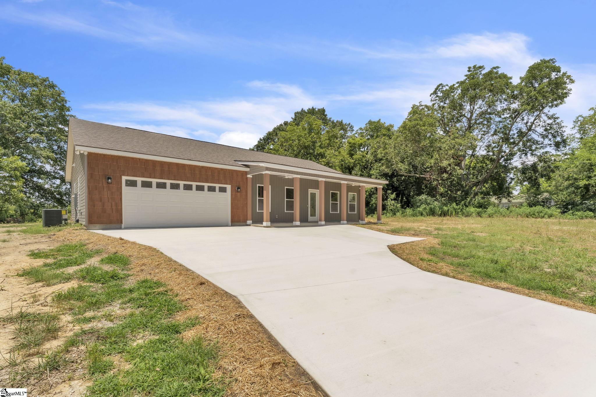 5138 N Old Laurens Road Gray Court, SC 29645