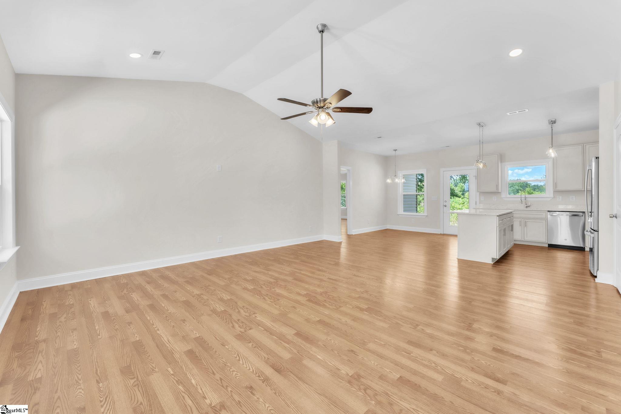 5138 N Old Laurens Road Gray Court, SC 29645