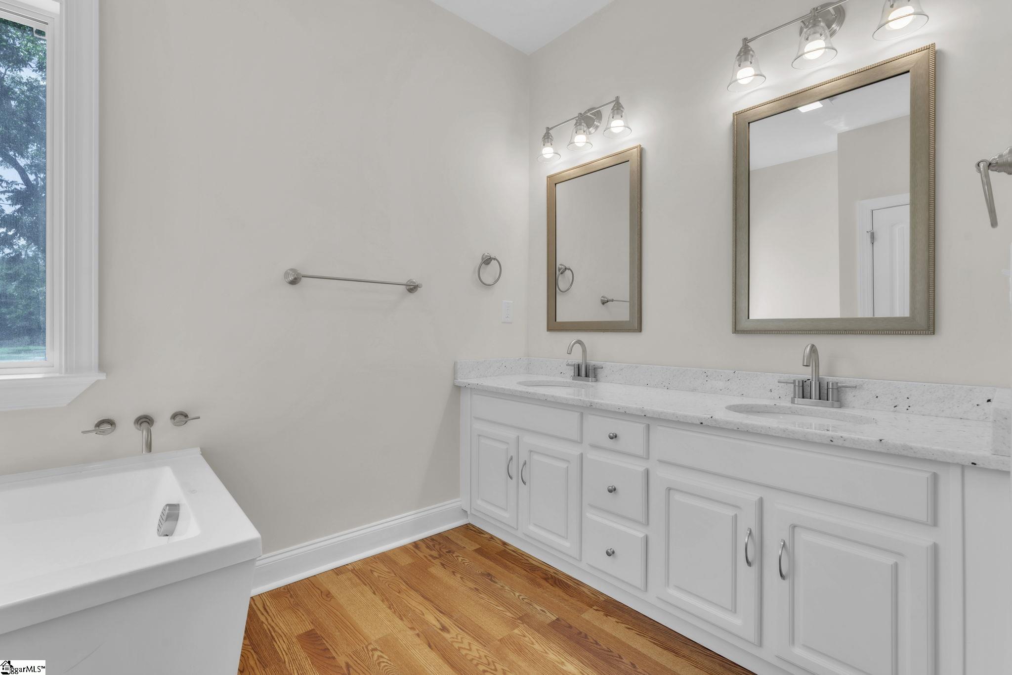 5138 N Old Laurens Road Gray Court, SC 29645