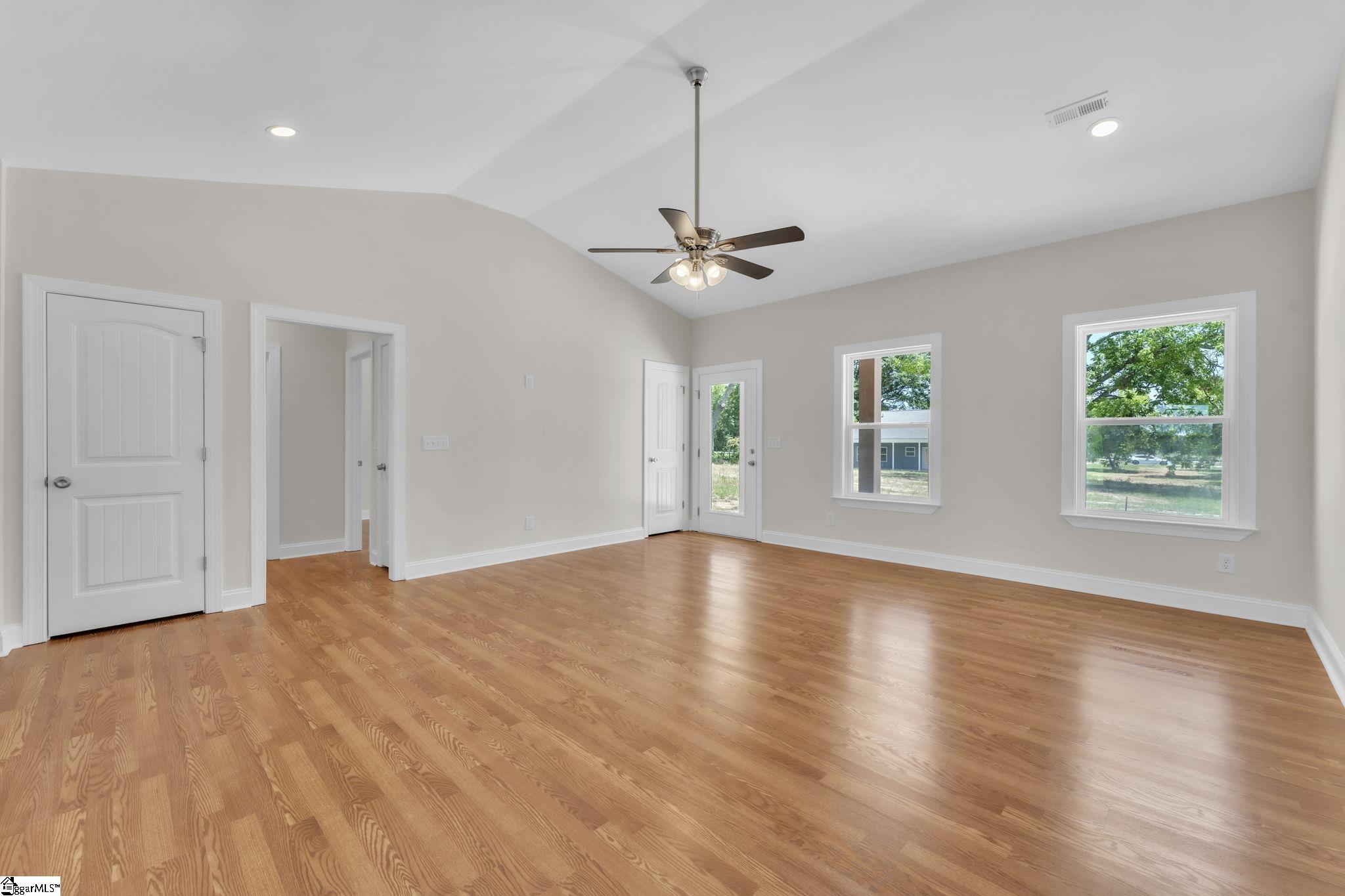 5138 N Old Laurens Road Gray Court, SC 29645