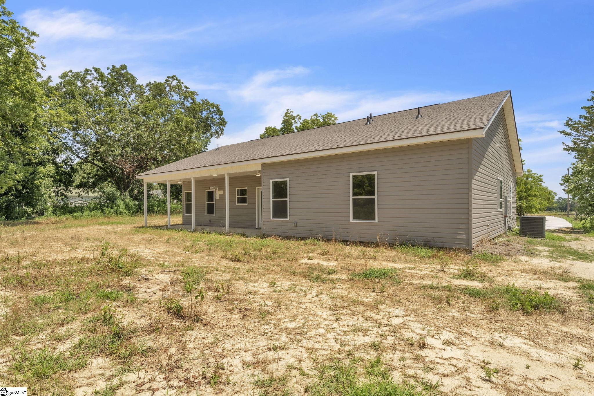5138 N Old Laurens Road Gray Court, SC 29645