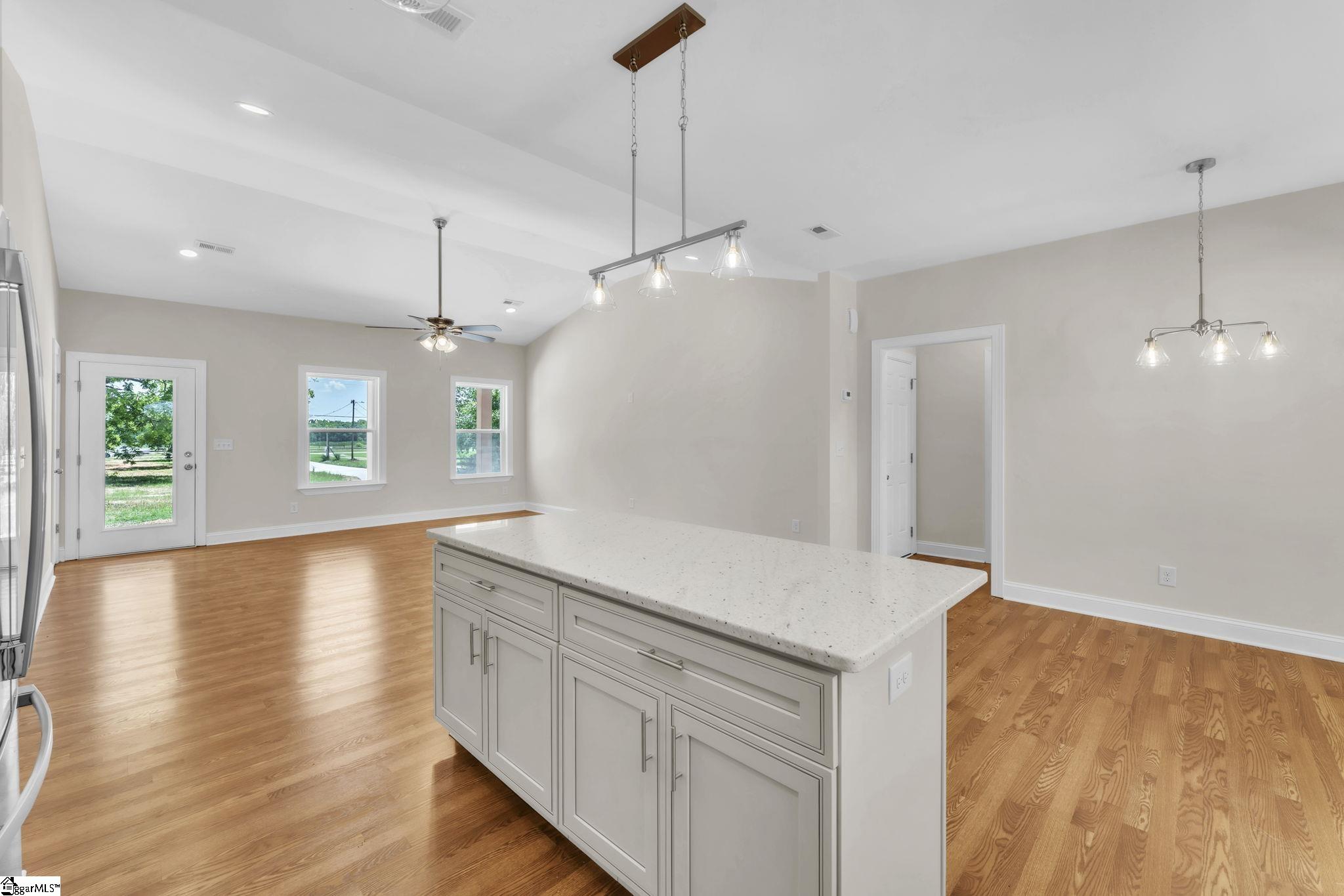 5138 N Old Laurens Road Gray Court, SC 29645