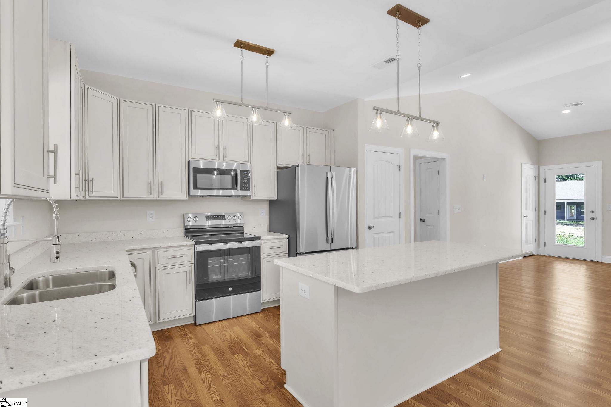 5138 N Old Laurens Road Gray Court, SC 29645