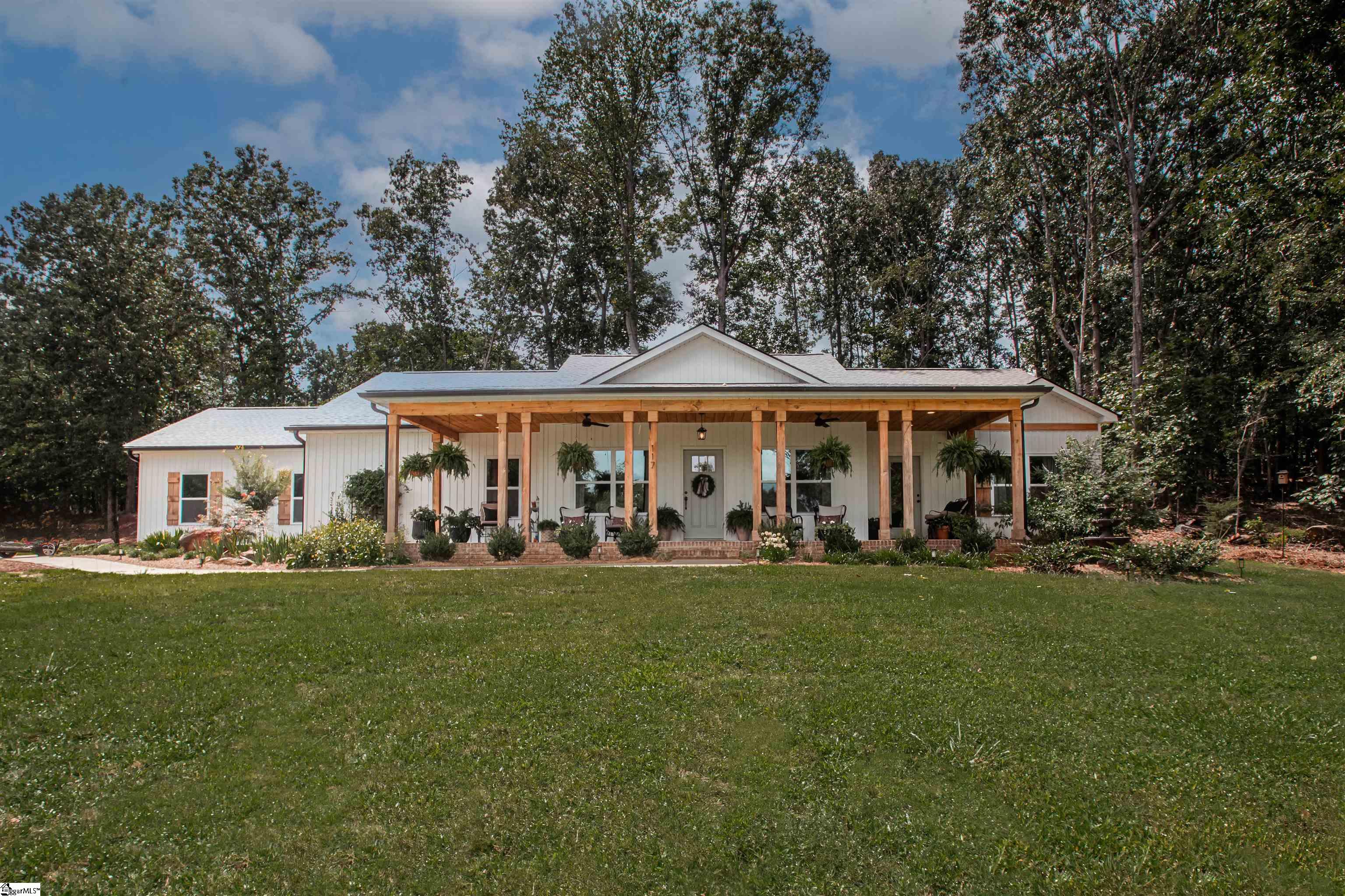 117 E Peninsula Drive Laurens, SC 29360