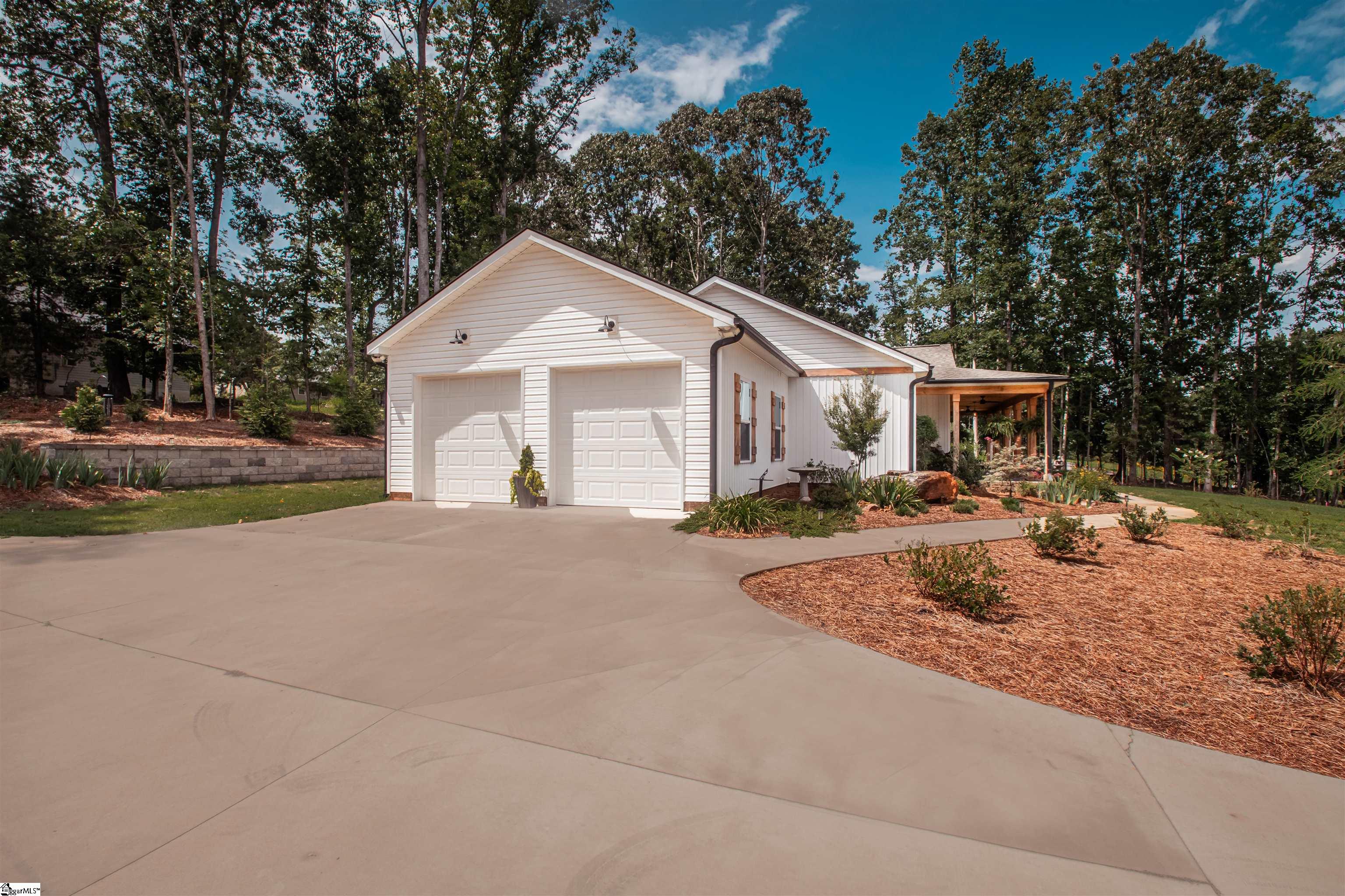 117 E Peninsula Drive Laurens, SC 29360