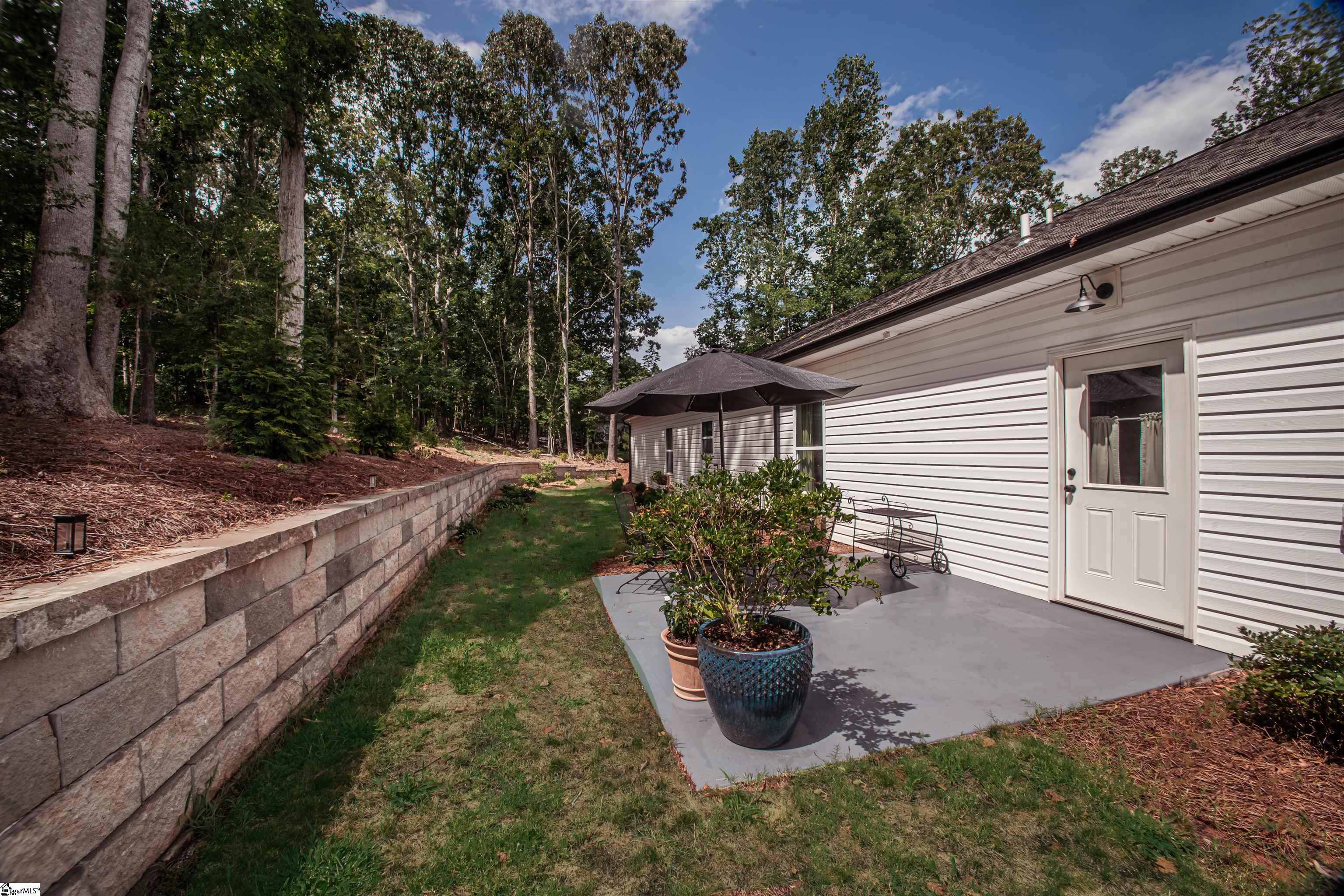 117 E Peninsula Drive Laurens, SC 29360
