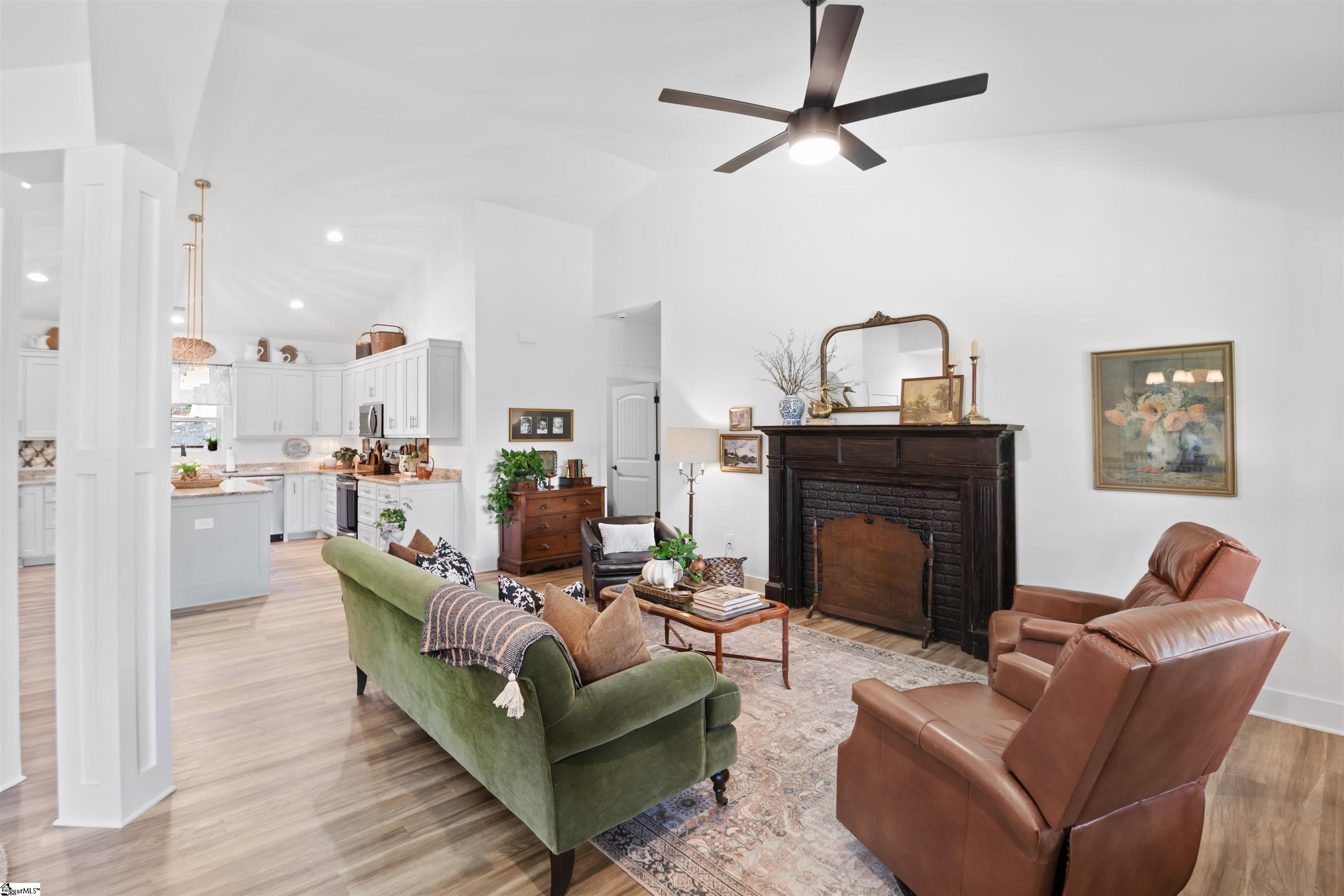 117 E Peninsula Drive Laurens, SC 29360