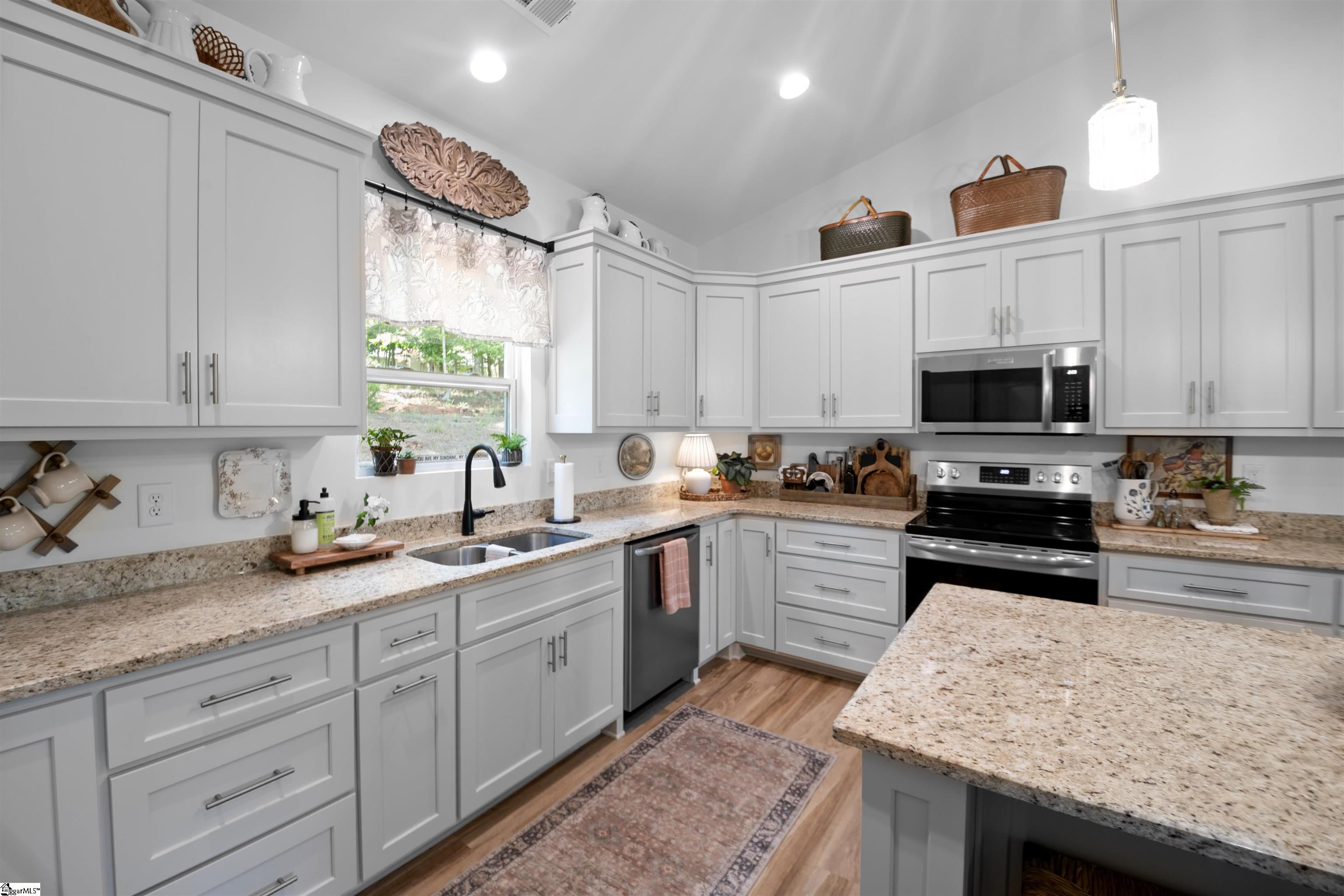 117 E Peninsula Drive Laurens, SC 29360