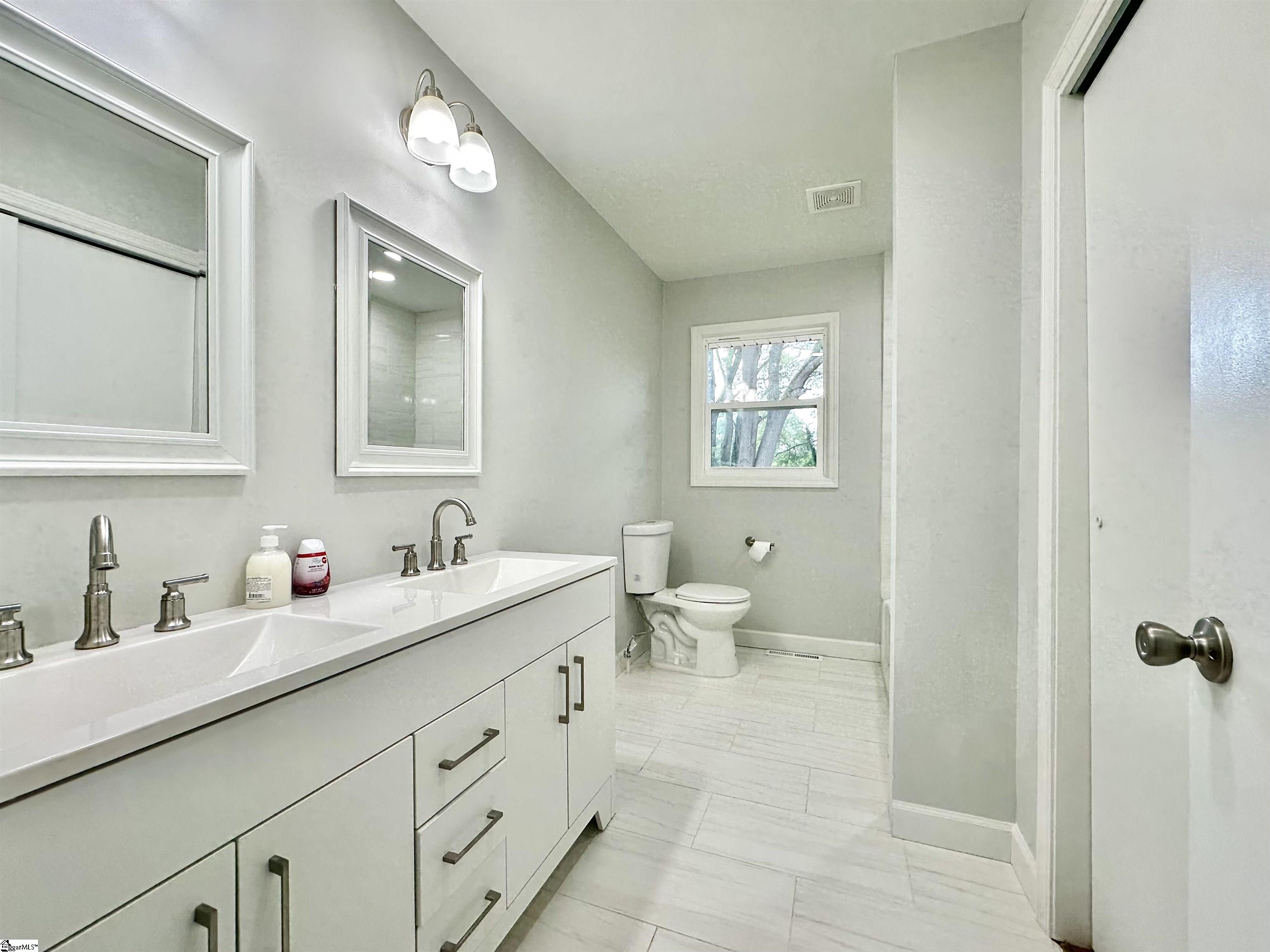 10 Stradley Terrace Greenville, SC 29617