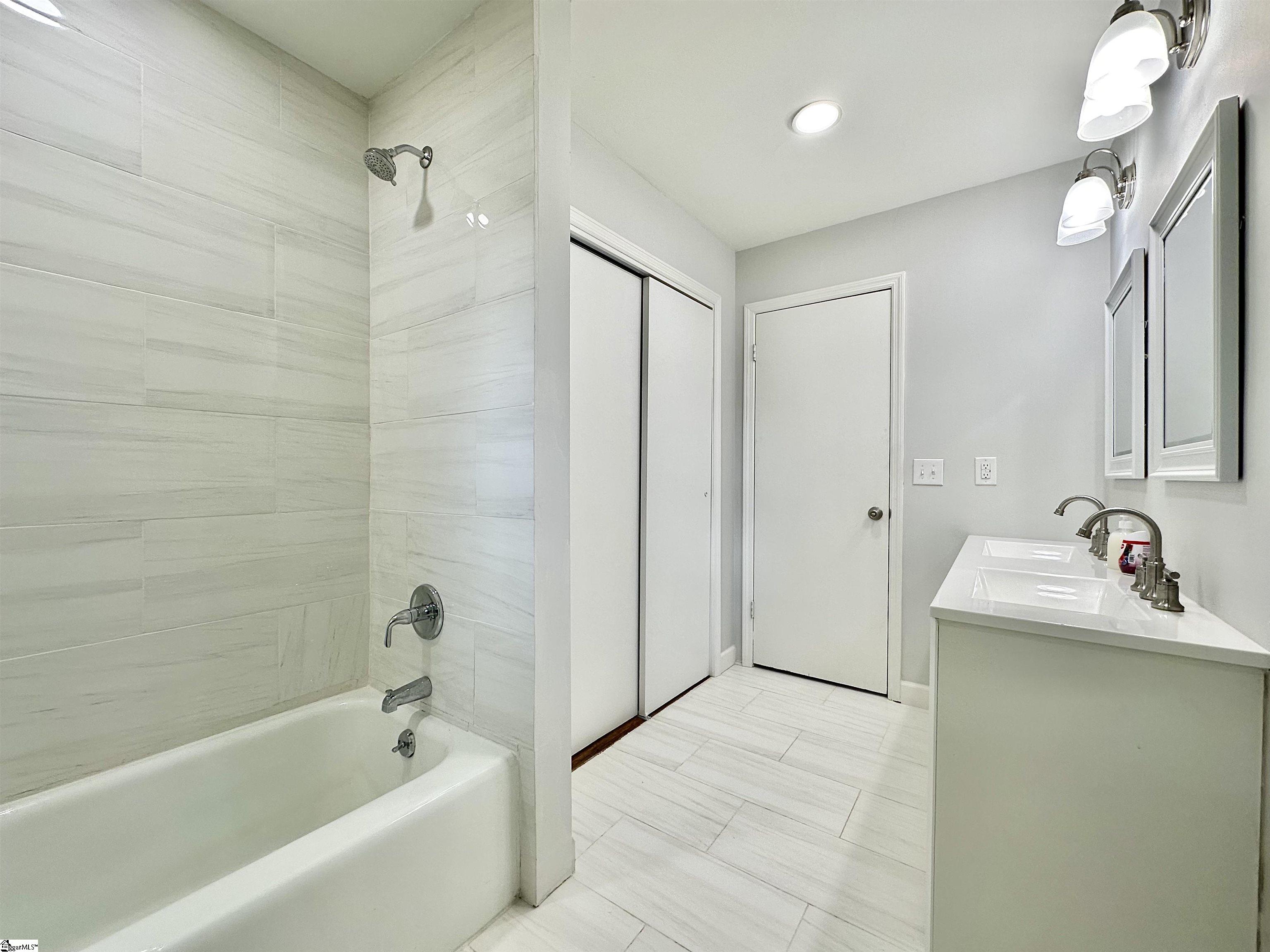 10 Stradley Terrace Greenville, SC 29617