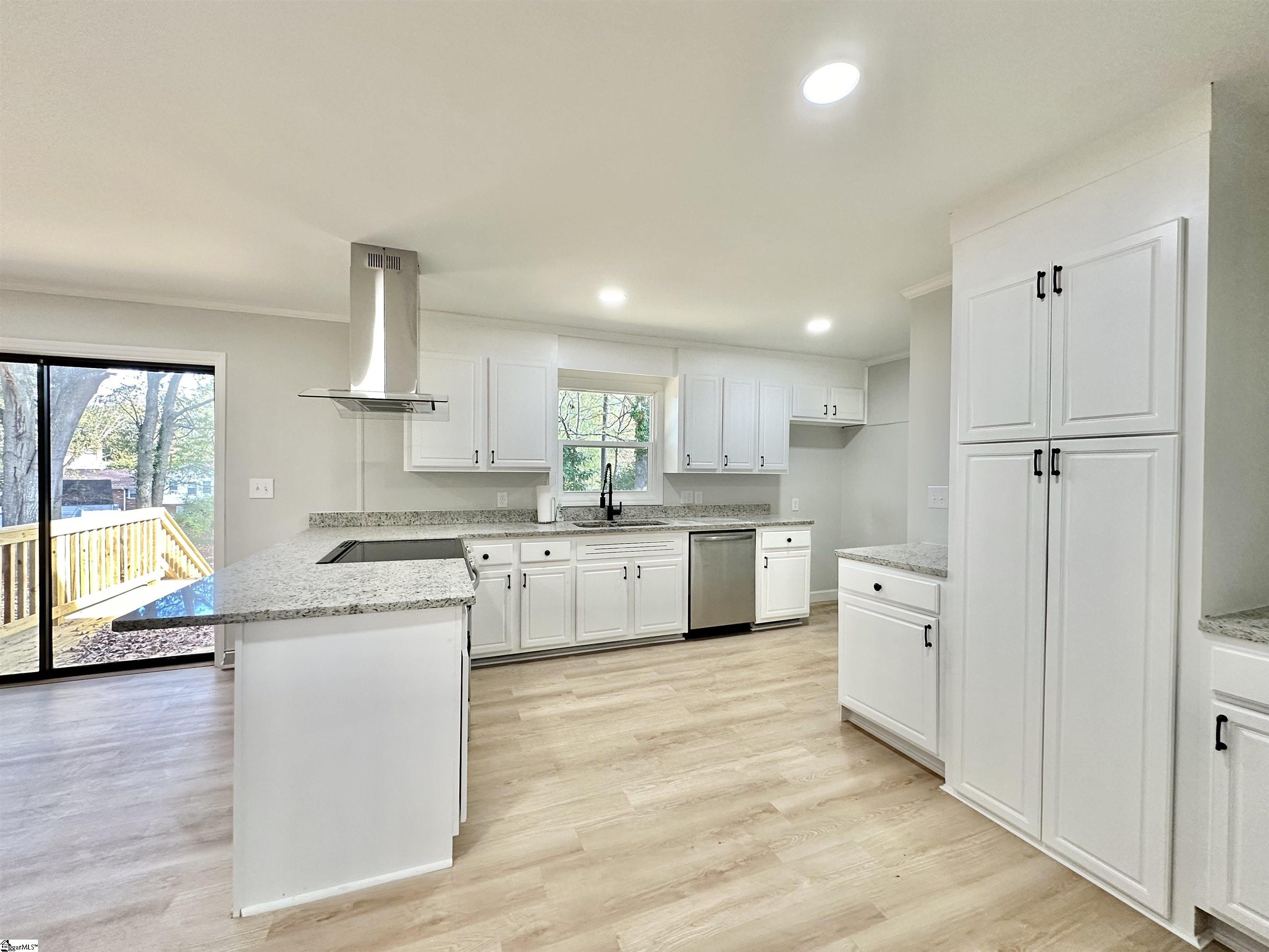 10 Stradley Terrace Greenville, SC 29617