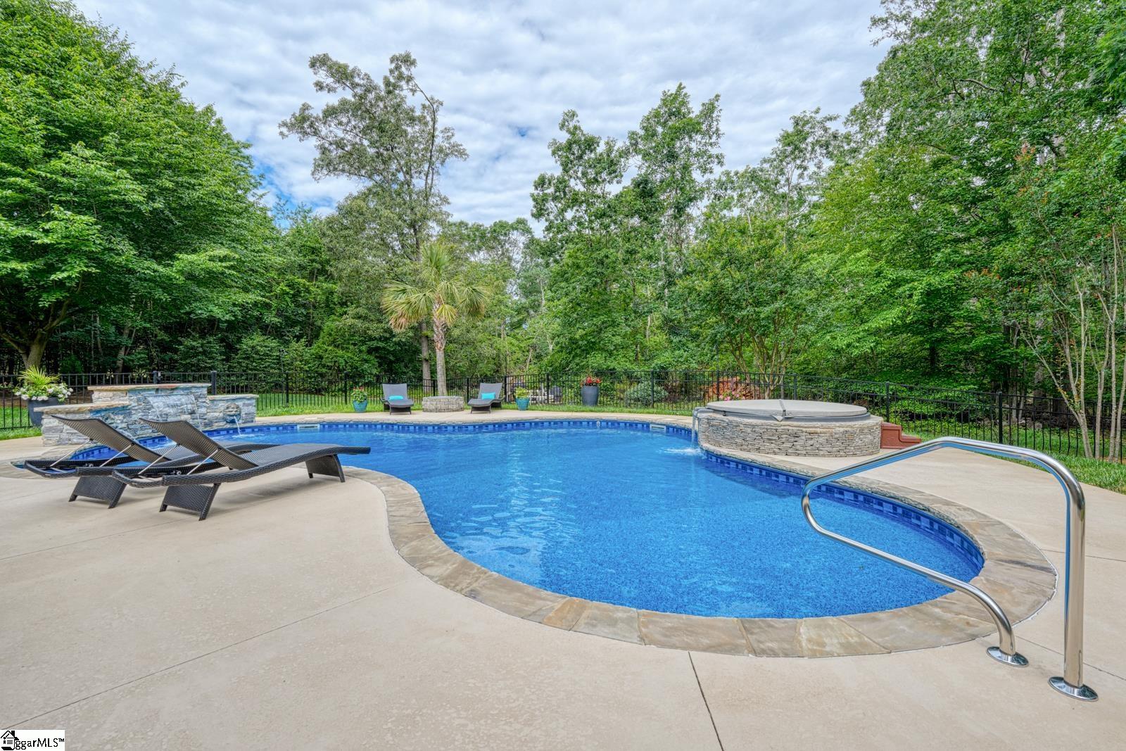 122 Beacon Hill Road Duncan, SC 29334