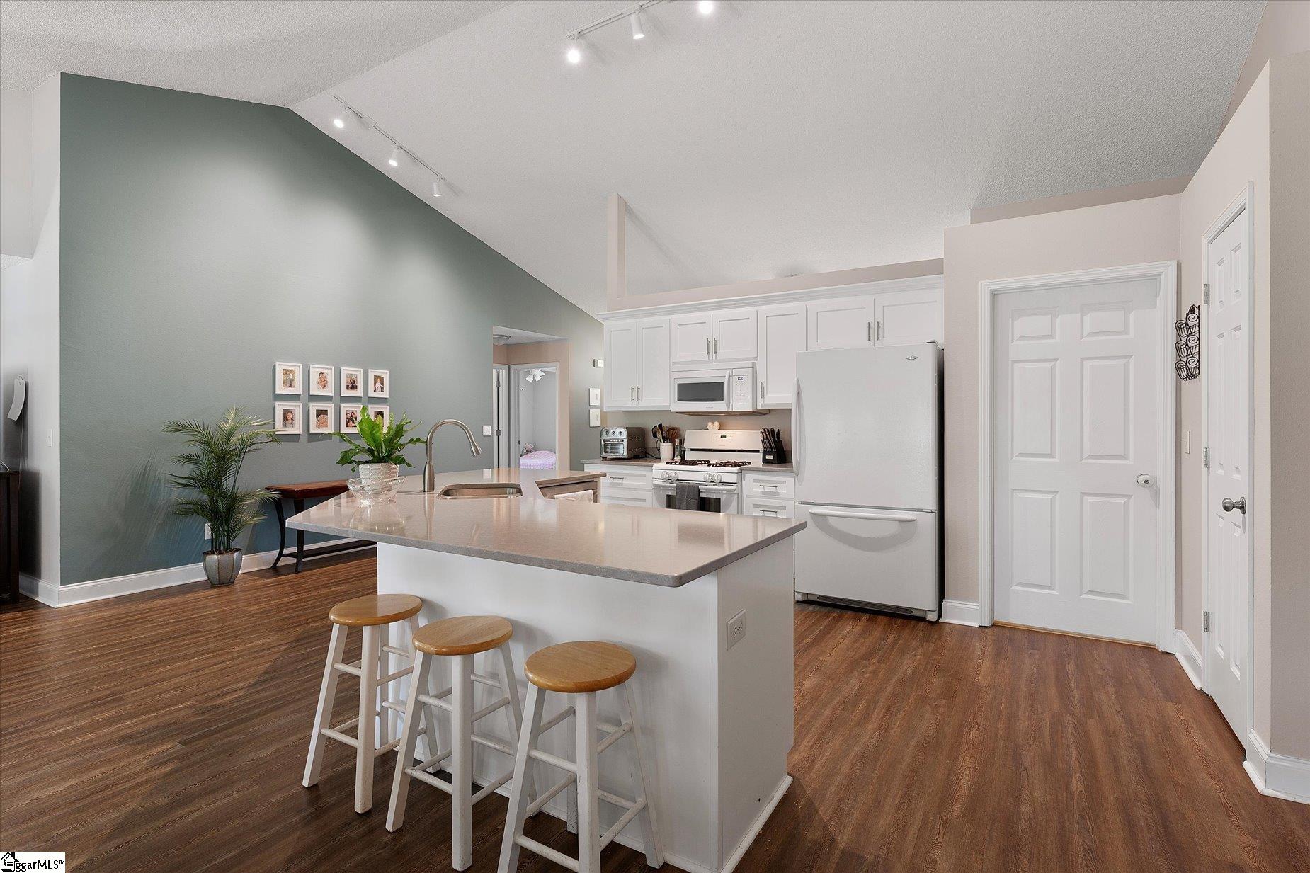 107 Whileaway Court Taylors, SC 29687