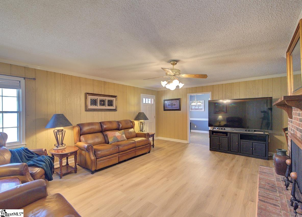 109 Cooper Drive Simpsonville, SC 29681