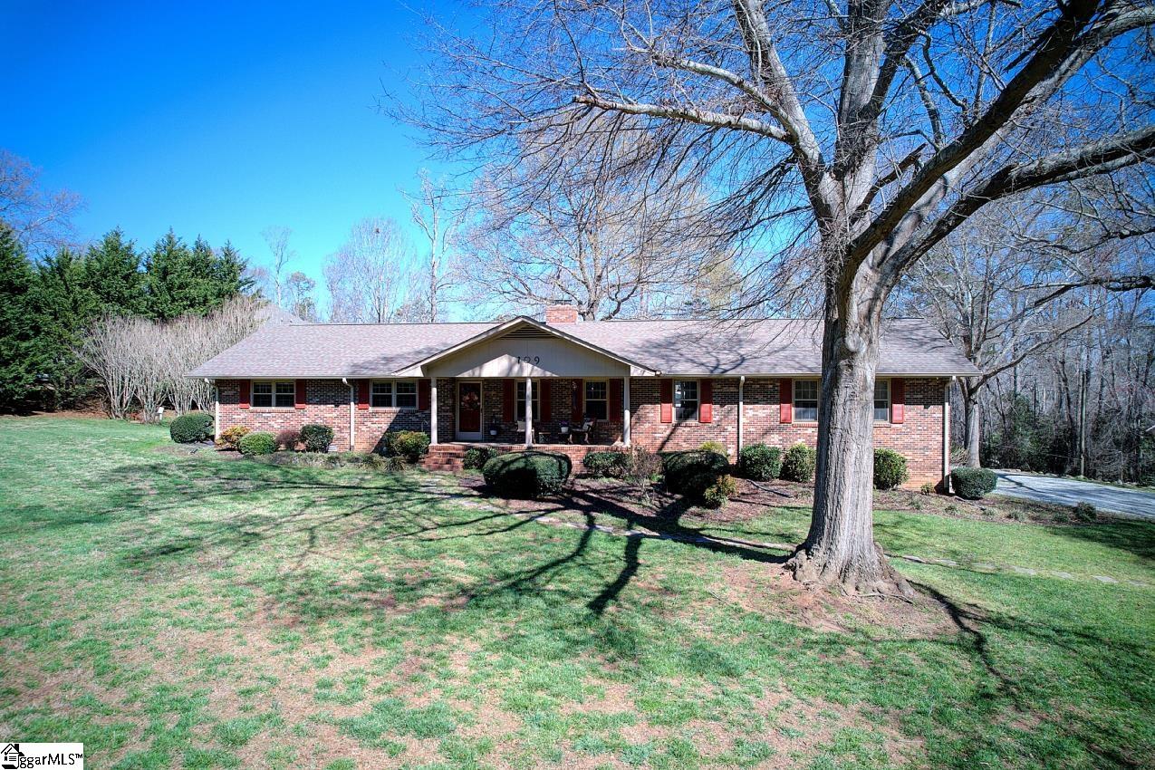 109 Cooper Drive Simpsonville, SC 29681