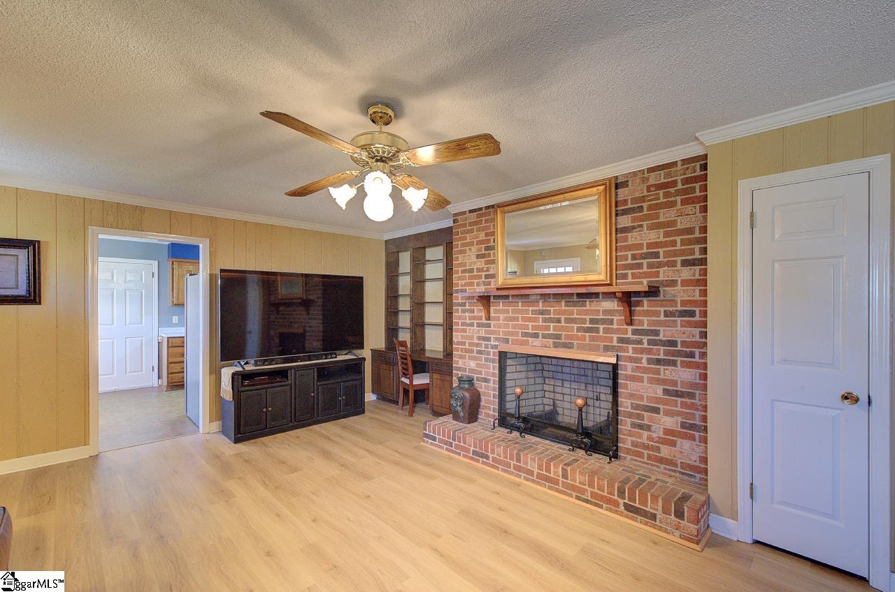 109 Cooper Drive Simpsonville, SC 29681