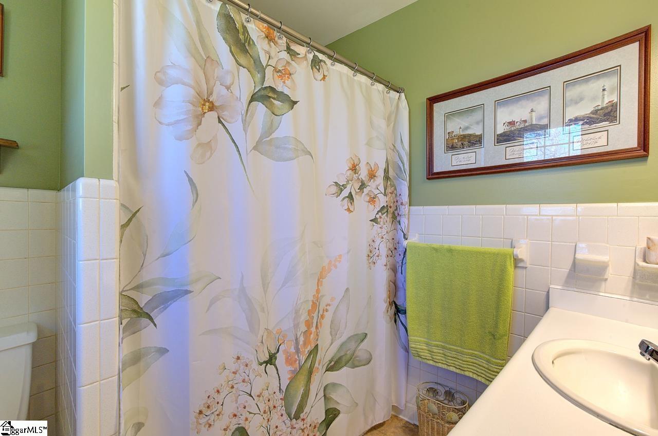 109 Cooper Drive Simpsonville, SC 29681