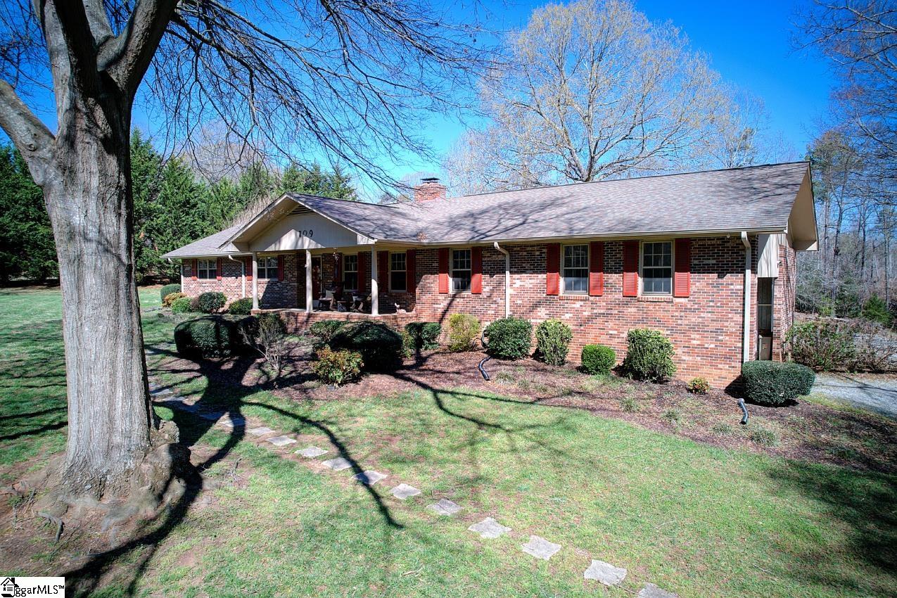 109 Cooper Drive Simpsonville, SC 29681