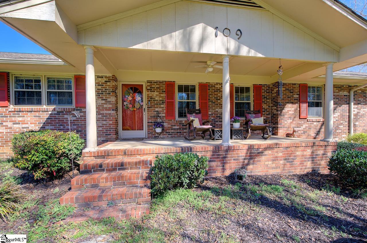 109 Cooper Drive Simpsonville, SC 29681