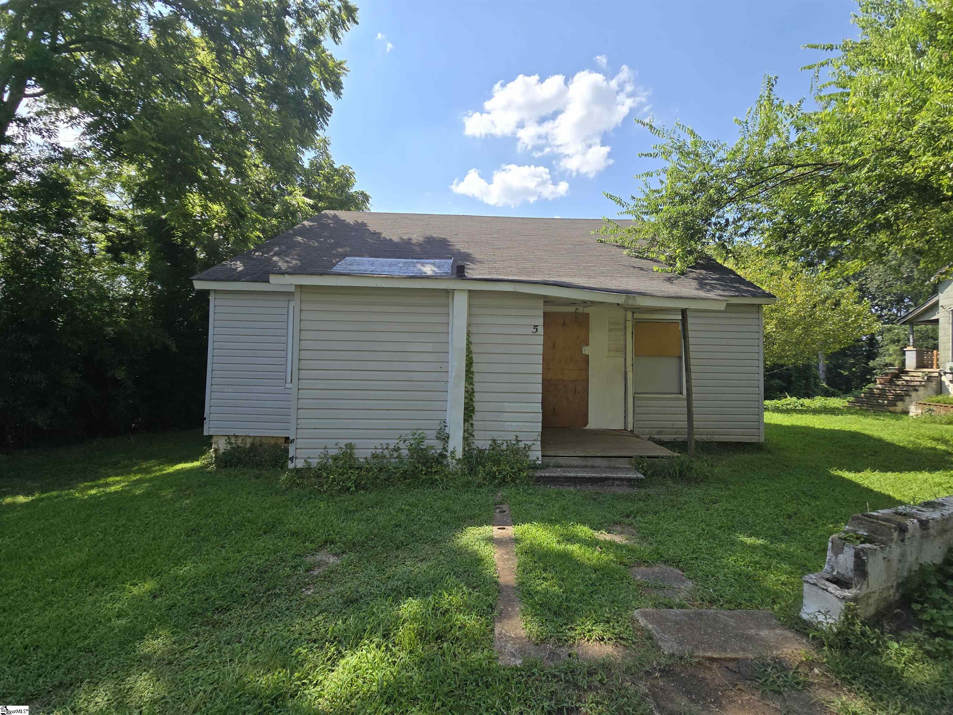 5 Redwood Street Startex, SC 29377