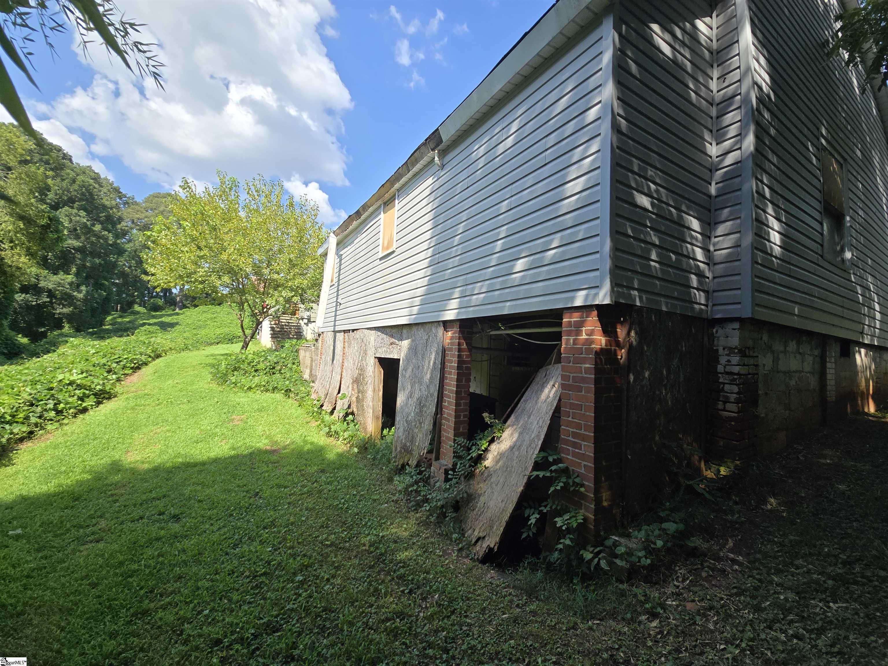 5 Redwood Street Startex, SC 29377