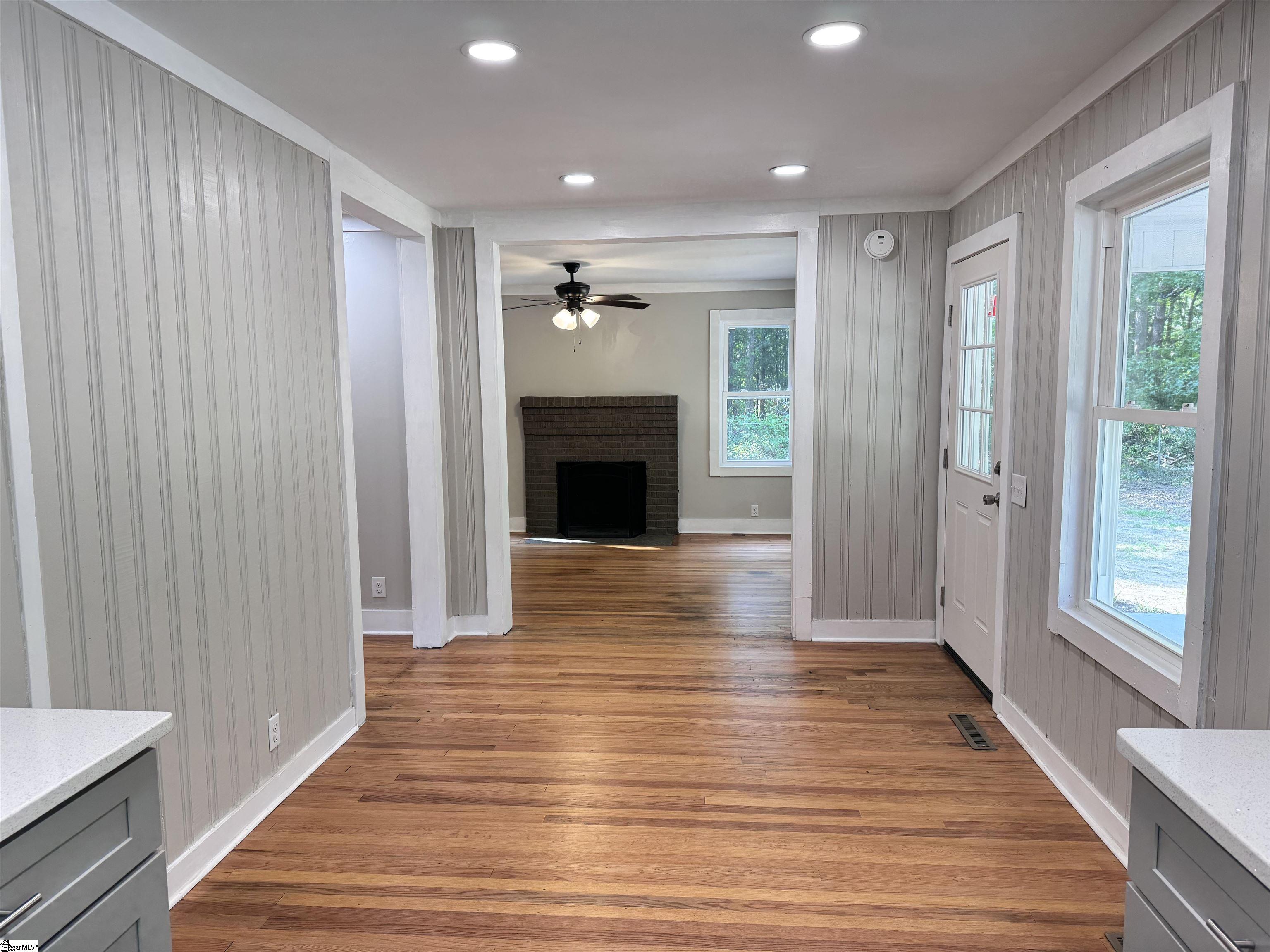 637 N Old Laurens Road Fountain Inn, SC 29644