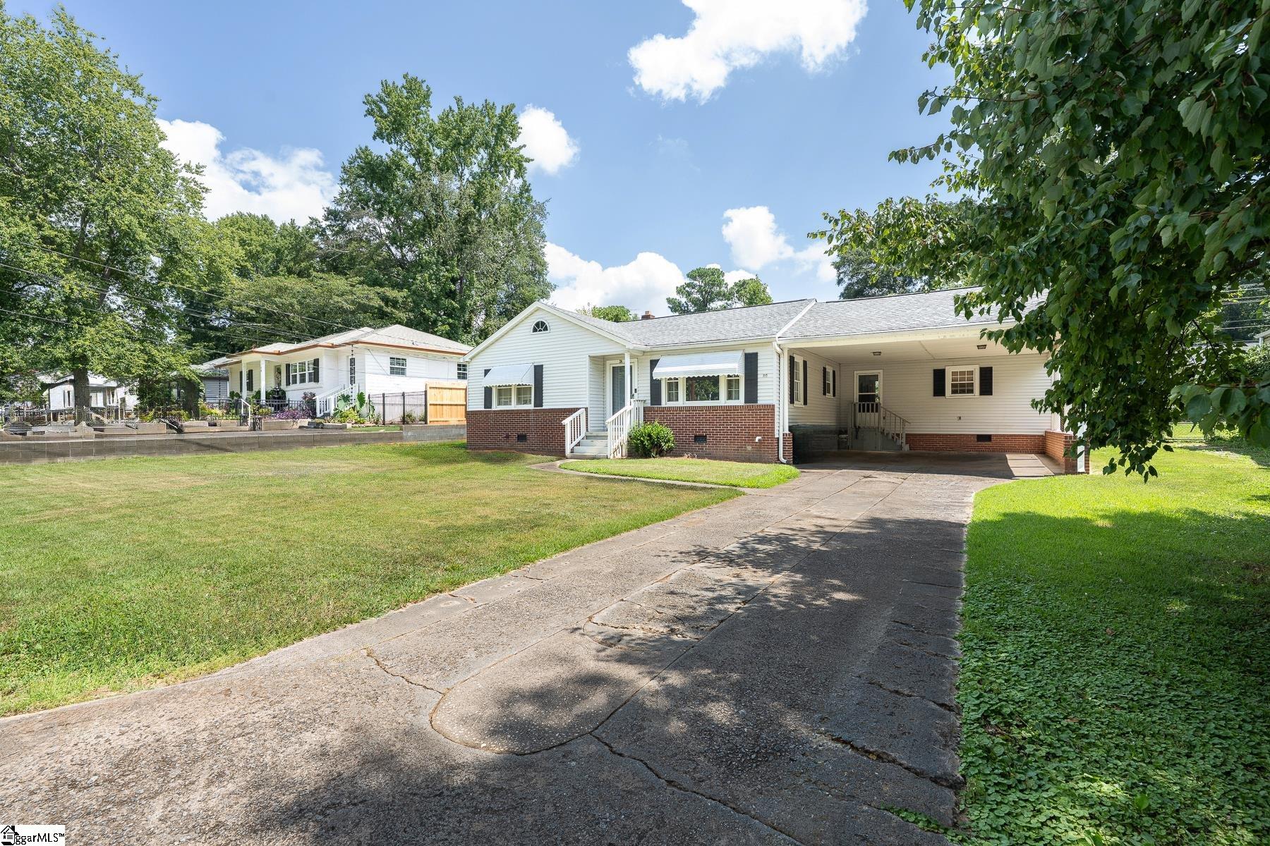 24 Blythewood Drive Greenville, SC 29607