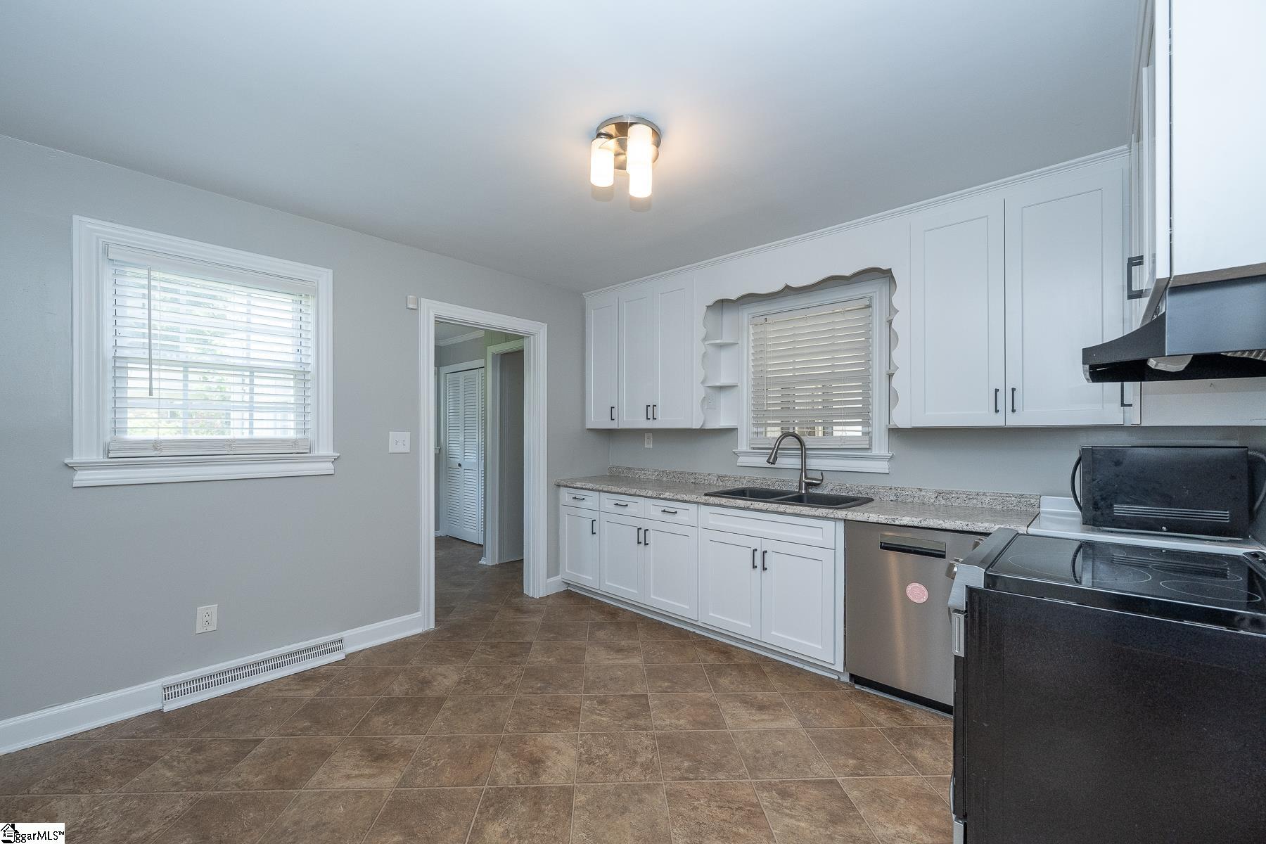 24 Blythewood Drive Greenville, SC 29607
