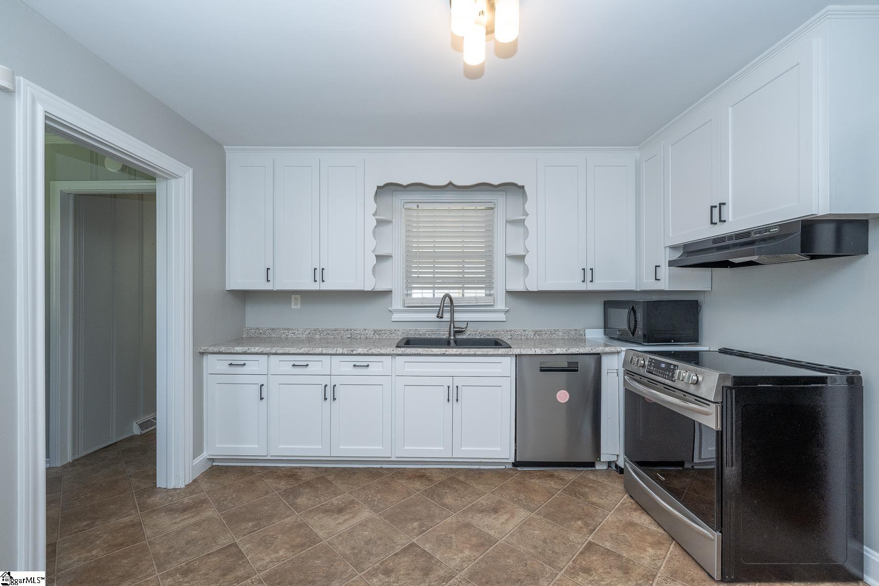 24 Blythewood Drive Greenville, SC 29607
