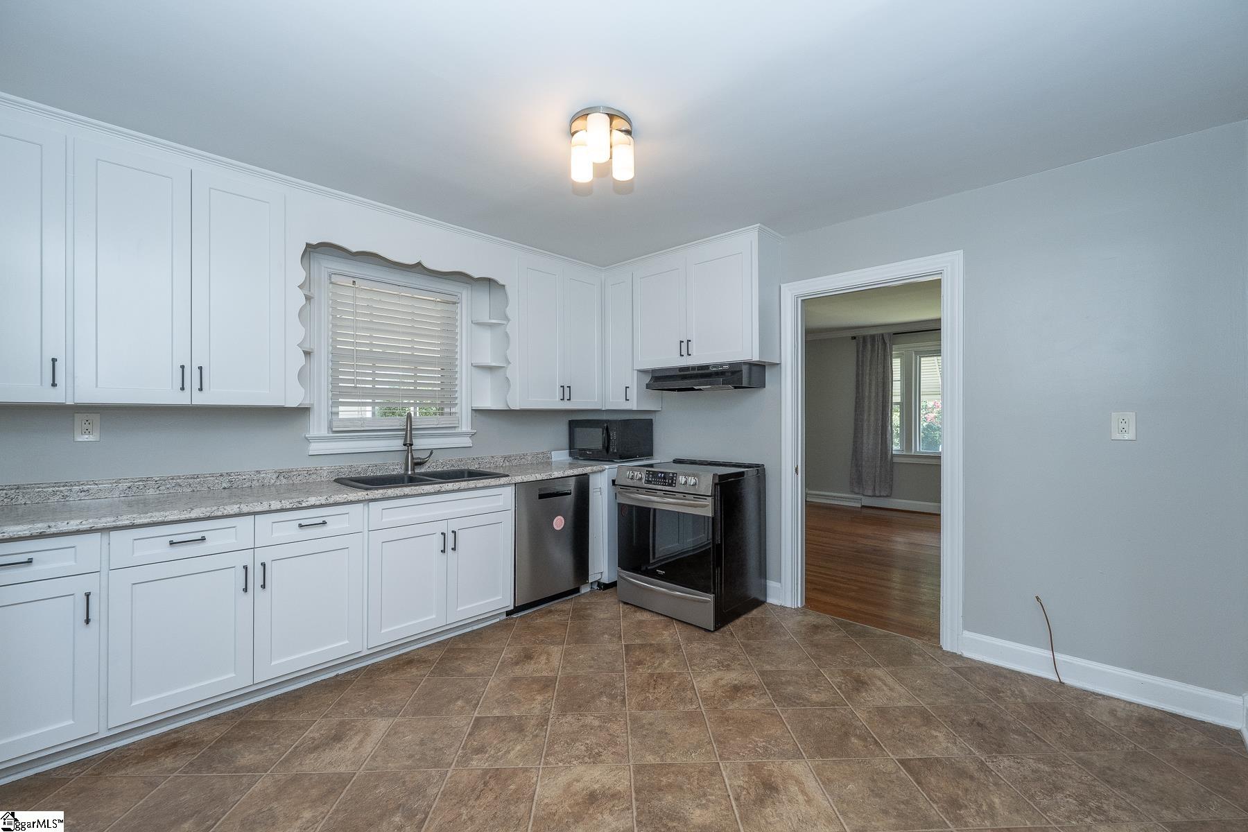24 Blythewood Drive Greenville, SC 29607