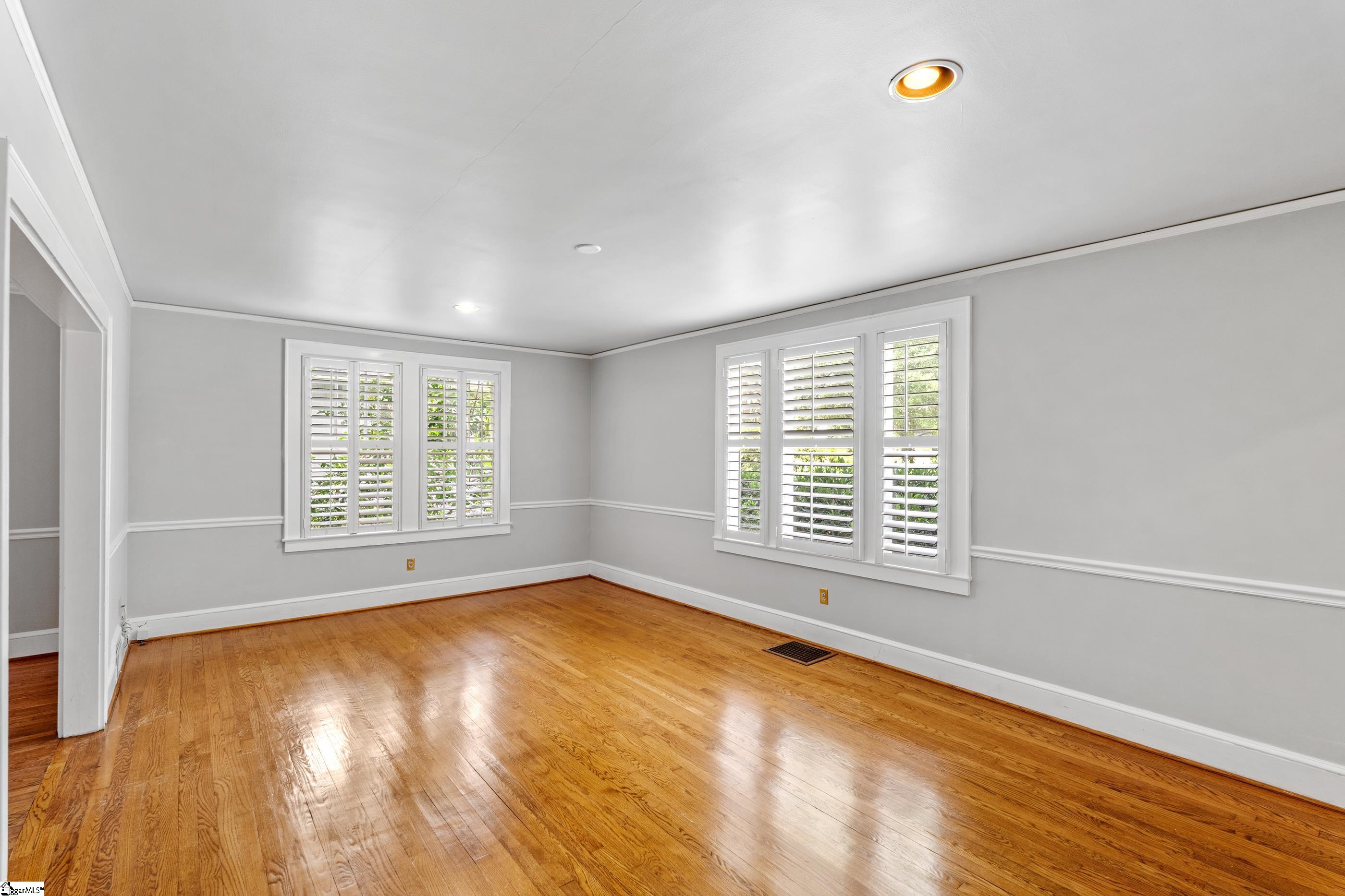 222 E Avondale Drive Greenville, SC 29609