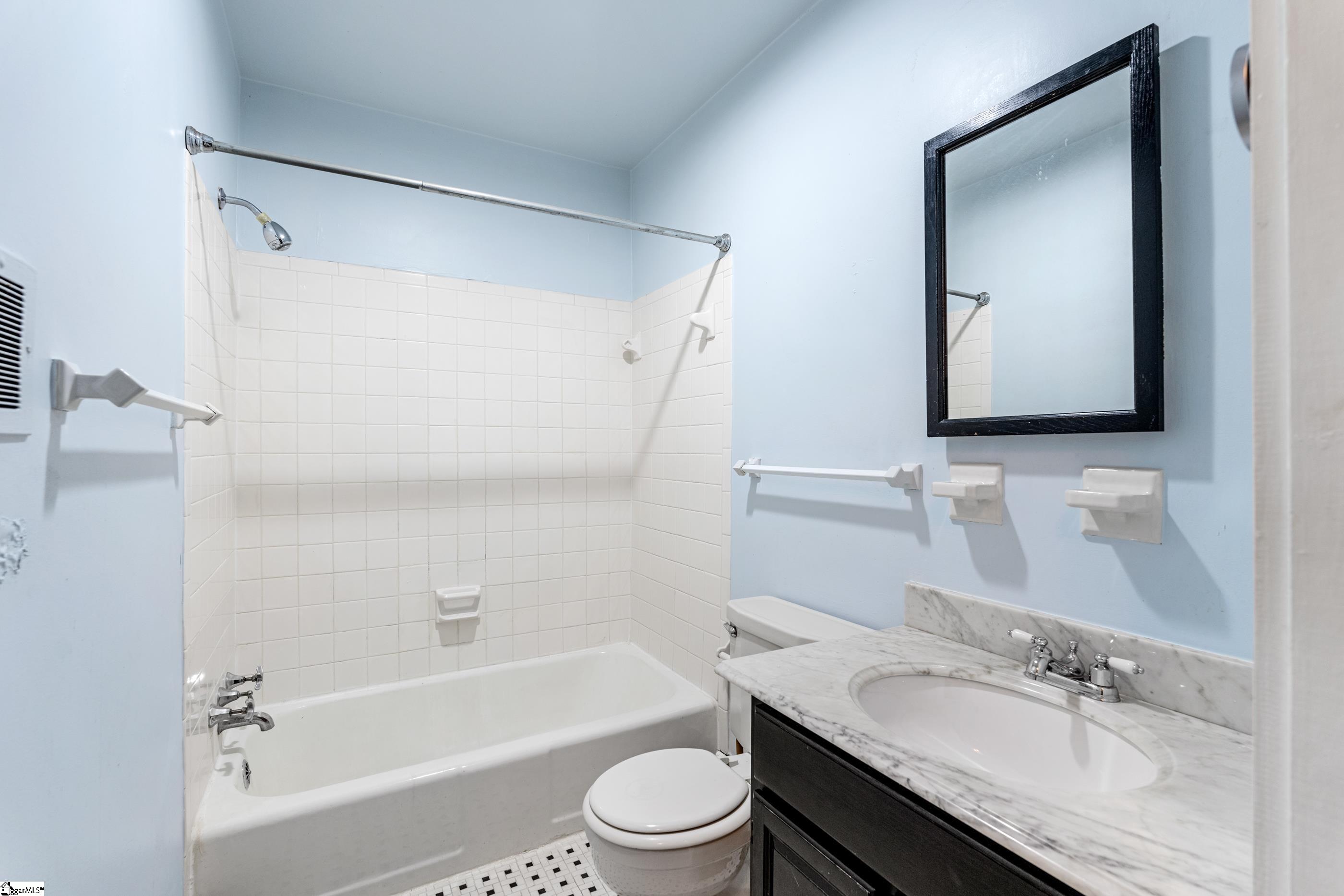222 E Avondale Drive Greenville, SC 29609