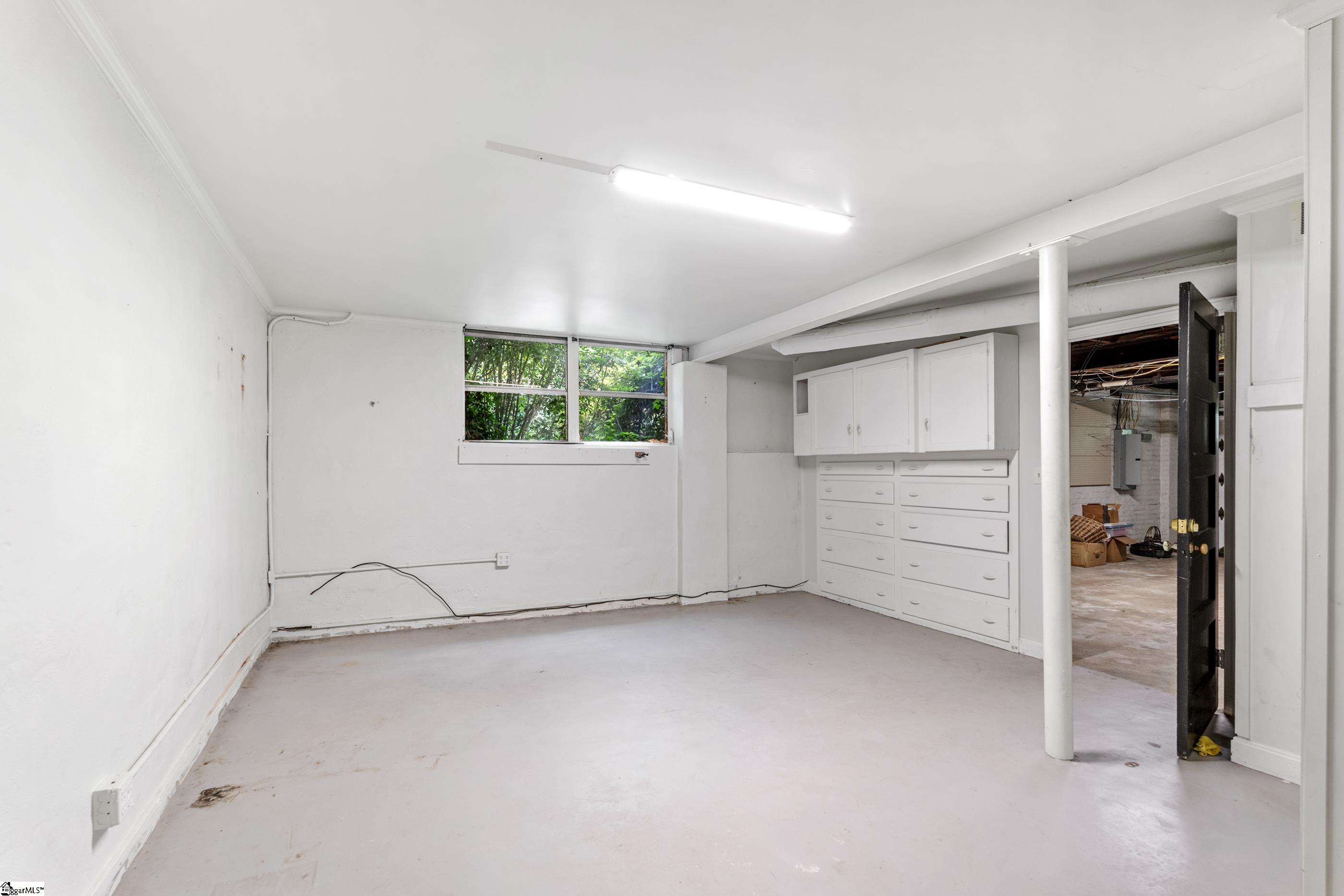 222 E Avondale Drive Greenville, SC 29609