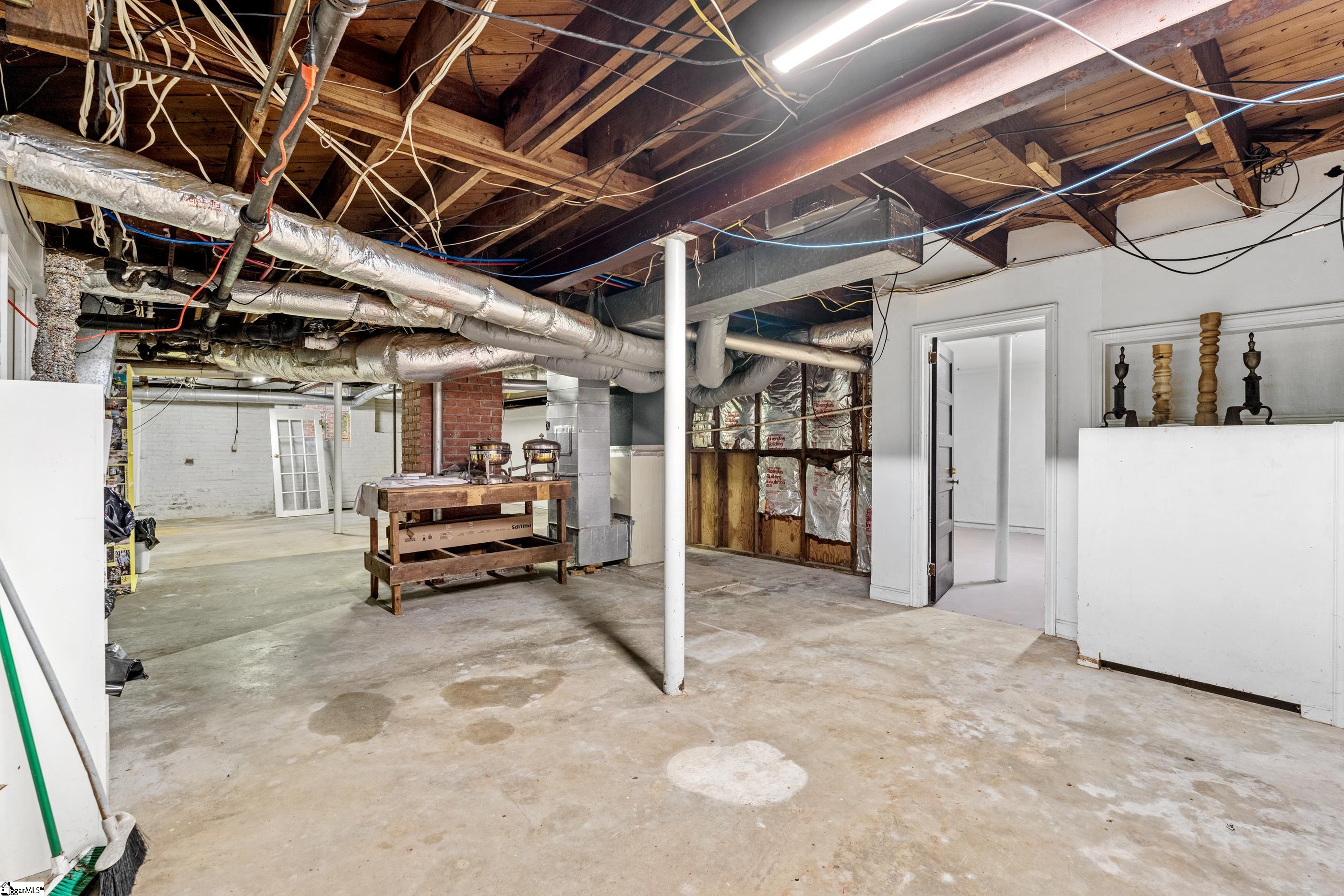 222 E Avondale Drive Greenville, SC 29609