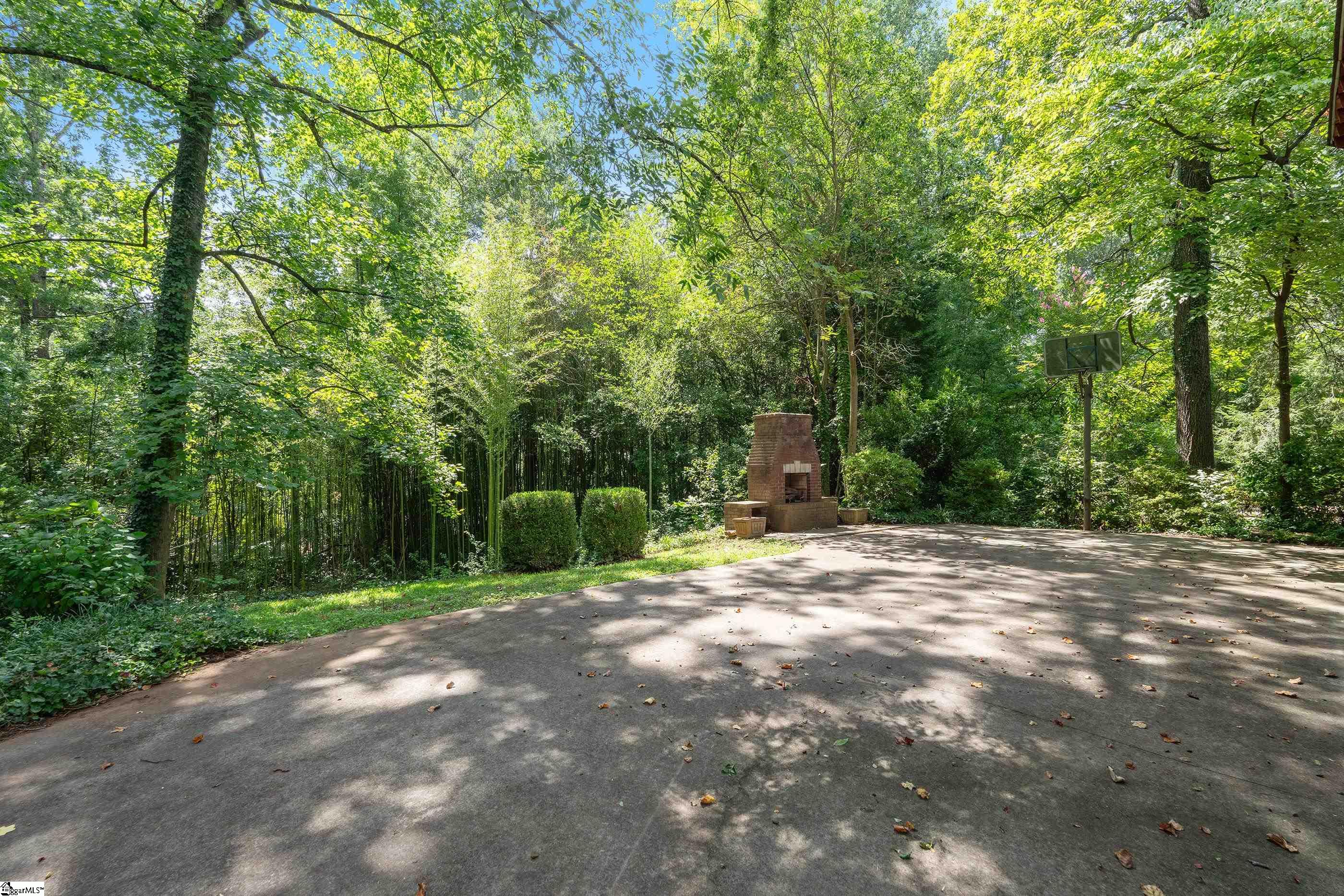 222 E Avondale Drive Greenville, SC 29609