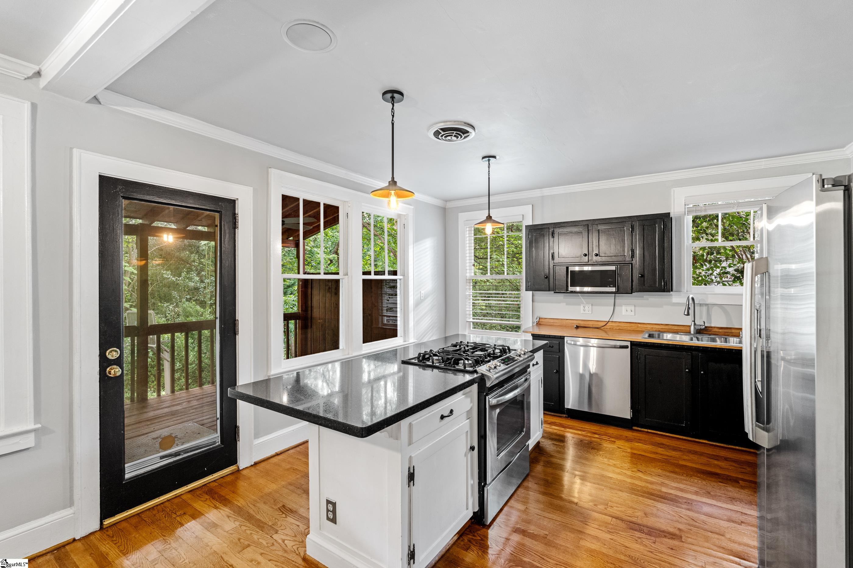 222 E Avondale Drive Greenville, SC 29609