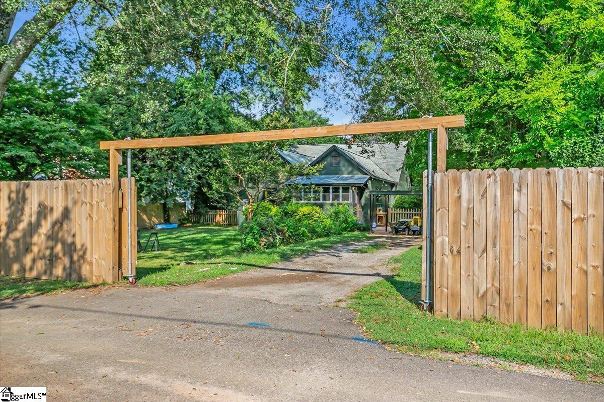 50 Smythe Avenue Greenville, SC 29605