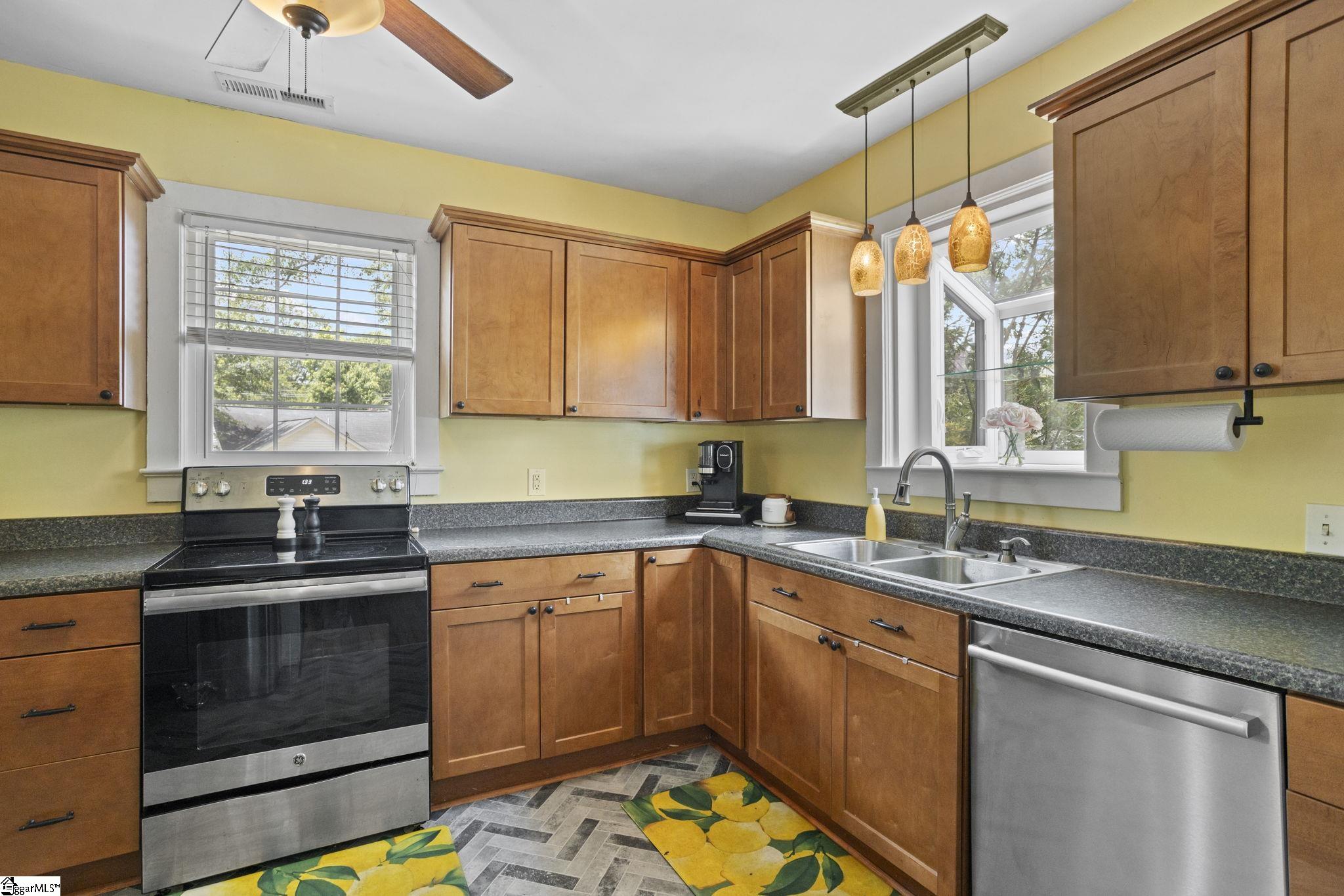 4 Paris Mountain Avenue Greenville, SC 29609