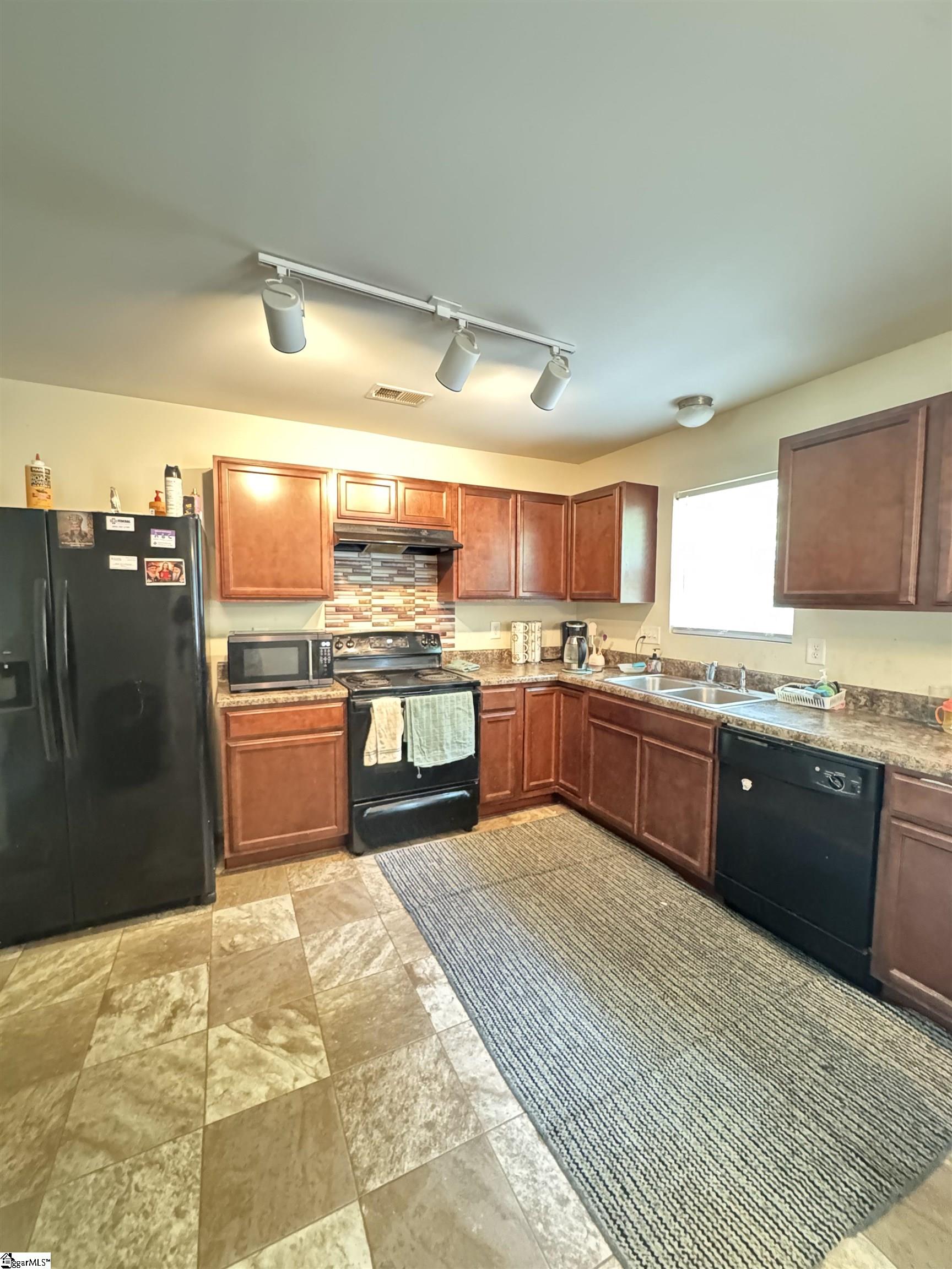 194 Old Timber Road Woodruff, SC 29388