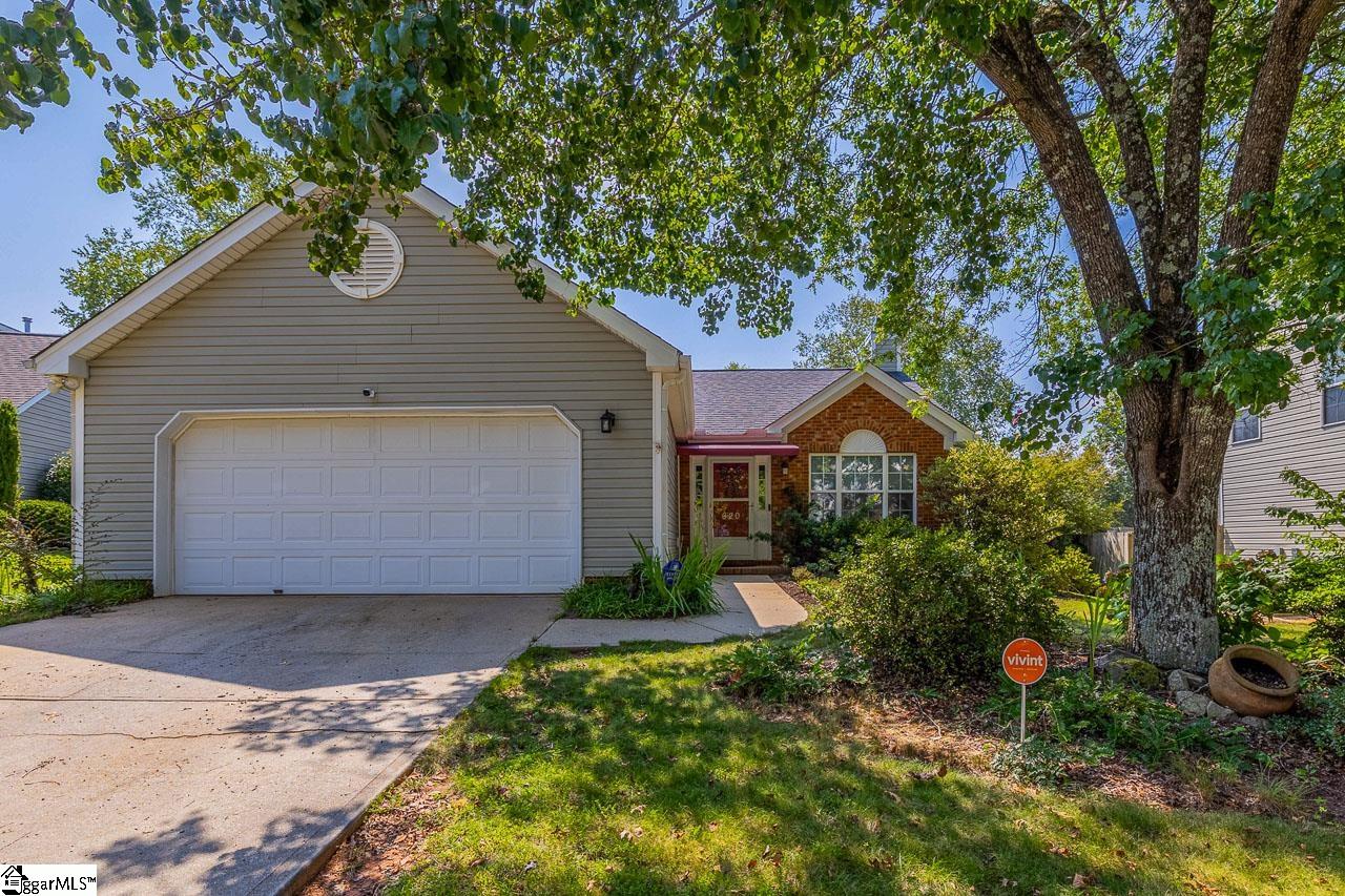 620 Fairview Lake Way Simpsonville, SC 29680