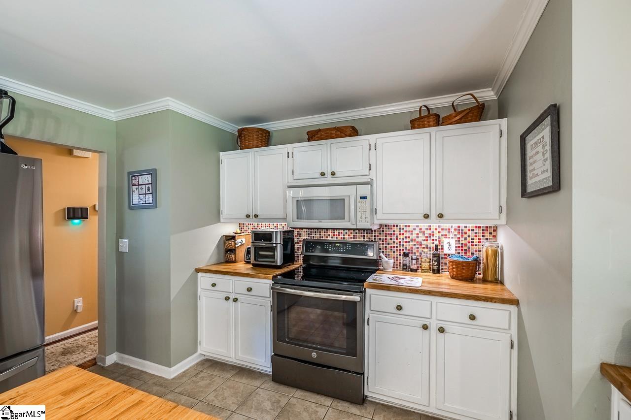 620 Fairview Lake Way Simpsonville, SC 29680