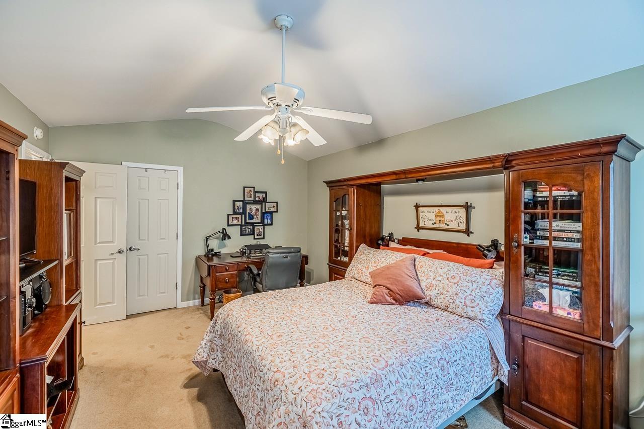 620 Fairview Lake Way Simpsonville, SC 29680